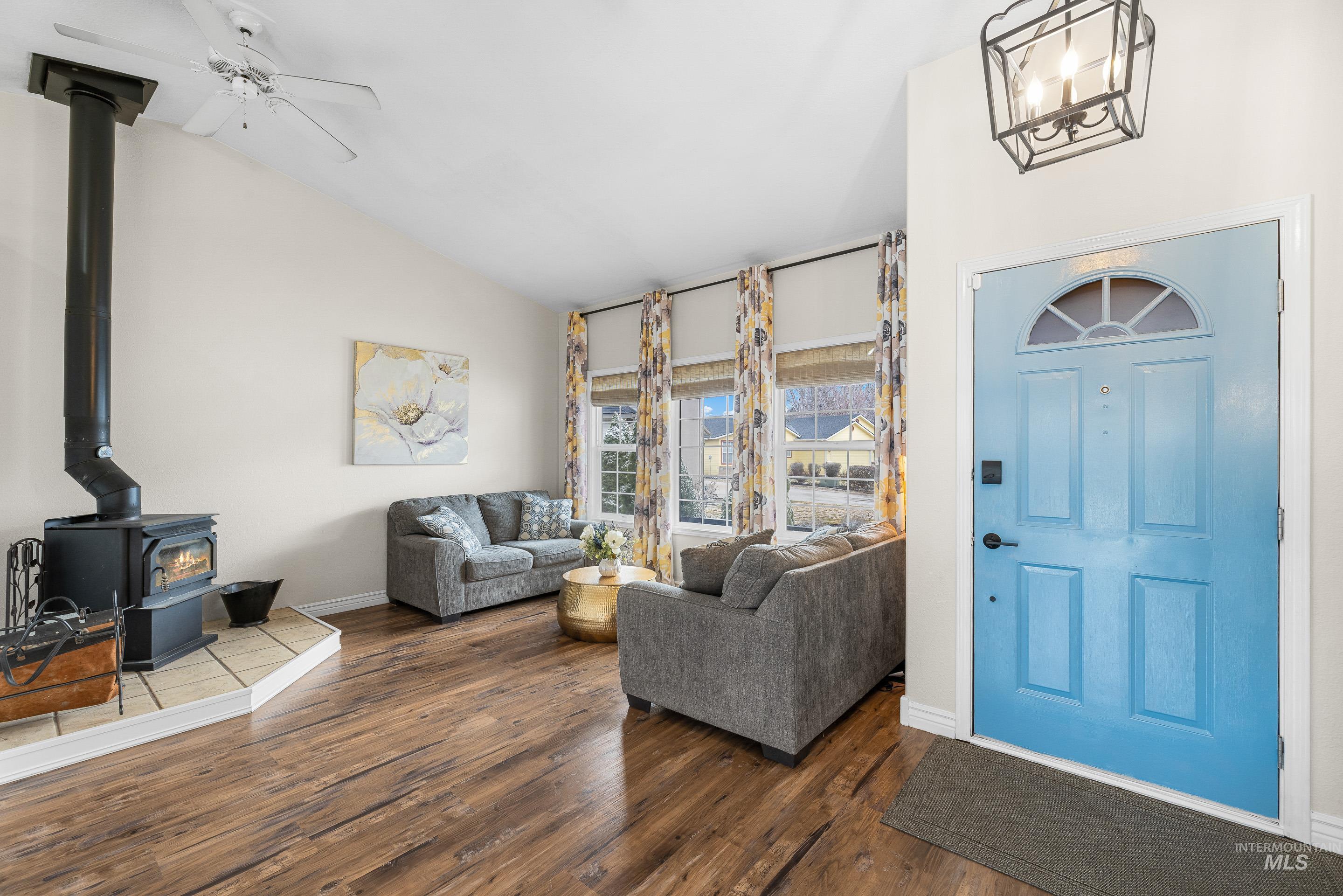 2600 W Creekstone, Meridian, Idaho 83642, 4 Bedrooms, 3 Bathrooms, Residential For Sale, Price $475,000,MLS 98975311