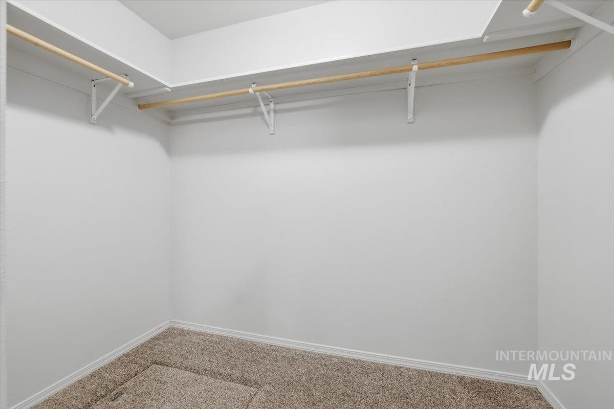 250 W White Sands Dr., Meridian, Idaho 83646, 3 Bedrooms, 2 Bathrooms, Residential For Sale, Price $409,999,MLS 98975312