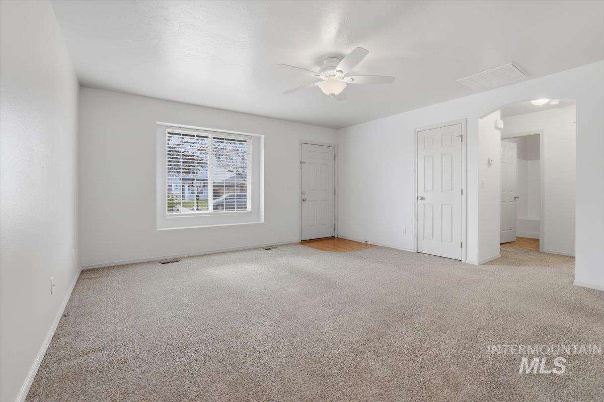 250 W White Sands Dr., Meridian, Idaho 83646, 3 Bedrooms, 2 Bathrooms, Residential For Sale, Price $409,999,MLS 98975312