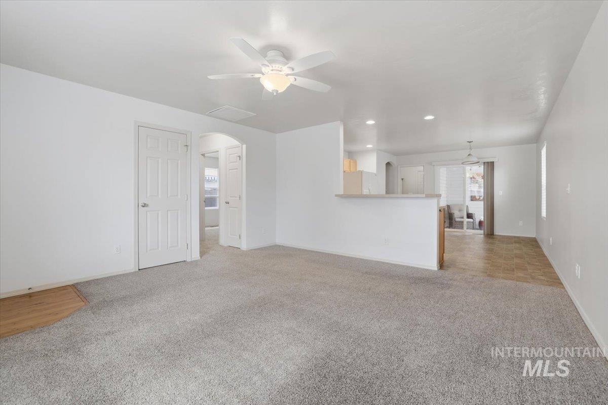 250 W White Sands Dr., Meridian, Idaho 83646, 3 Bedrooms, 2 Bathrooms, Residential For Sale, Price $409,999,MLS 98975312