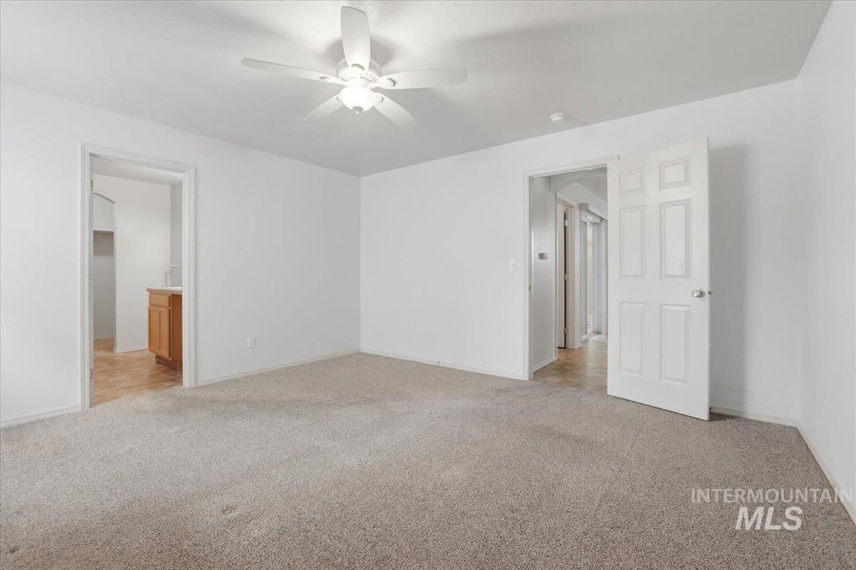 250 W White Sands Dr., Meridian, Idaho 83646, 3 Bedrooms, 2 Bathrooms, Residential For Sale, Price $409,999,MLS 98975312