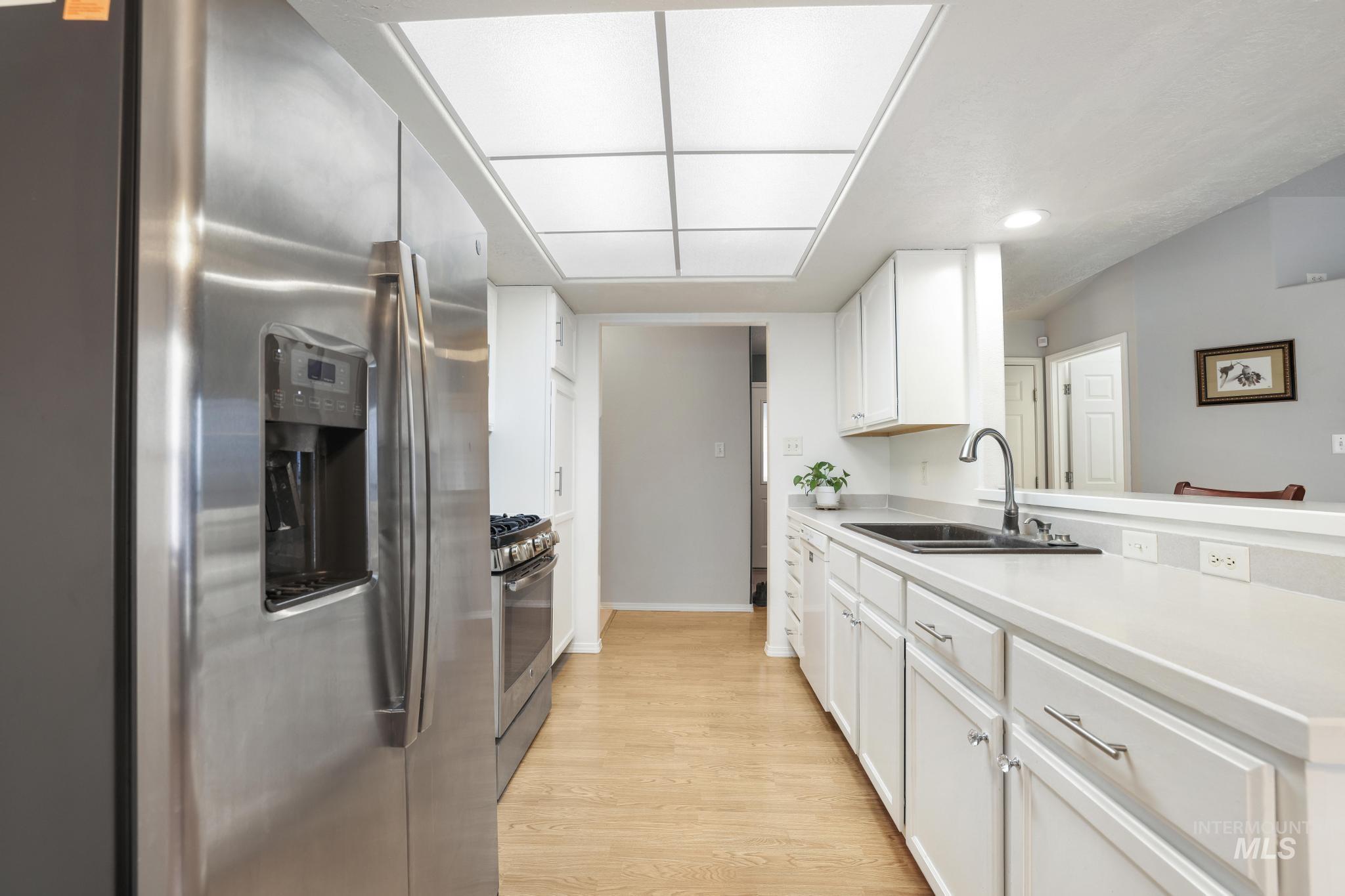 733 Oleary Way, Twin Falls, Idaho 83301-8235, 3 Bedrooms, 2 Bathrooms, Residential For Sale, Price $349,900,MLS 98975315