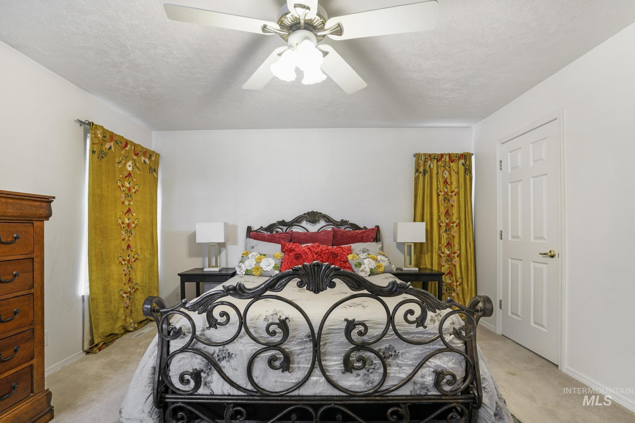 733 Oleary Way, Twin Falls, Idaho 83301-8235, 3 Bedrooms, 2 Bathrooms, Residential For Sale, Price $349,900,MLS 98975315