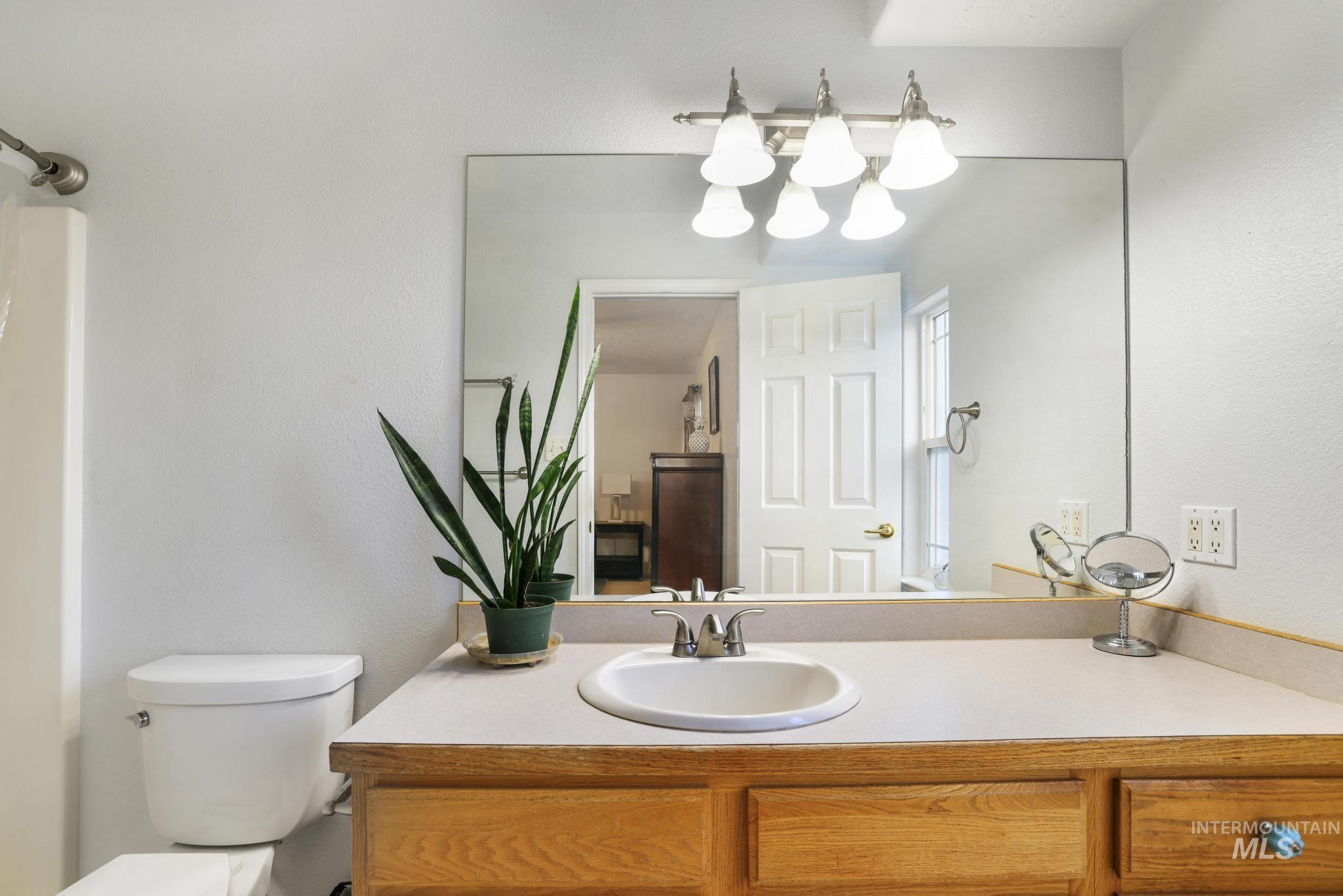 733 Oleary Way, Twin Falls, Idaho 83301-8235, 3 Bedrooms, 2 Bathrooms, Residential For Sale, Price $349,900,MLS 98975315