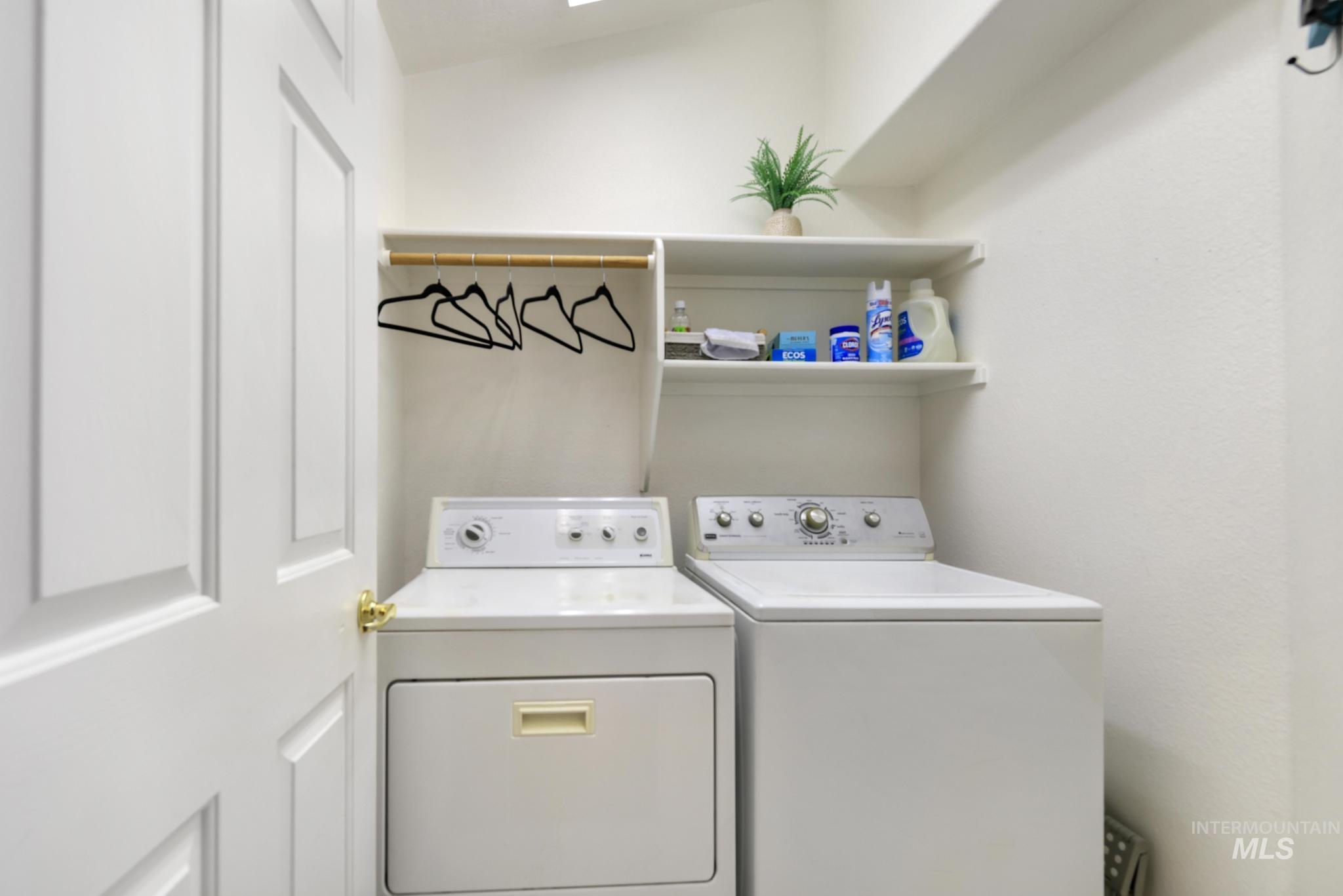 733 Oleary Way, Twin Falls, Idaho 83301-8235, 3 Bedrooms, 2 Bathrooms, Residential For Sale, Price $349,900,MLS 98975315