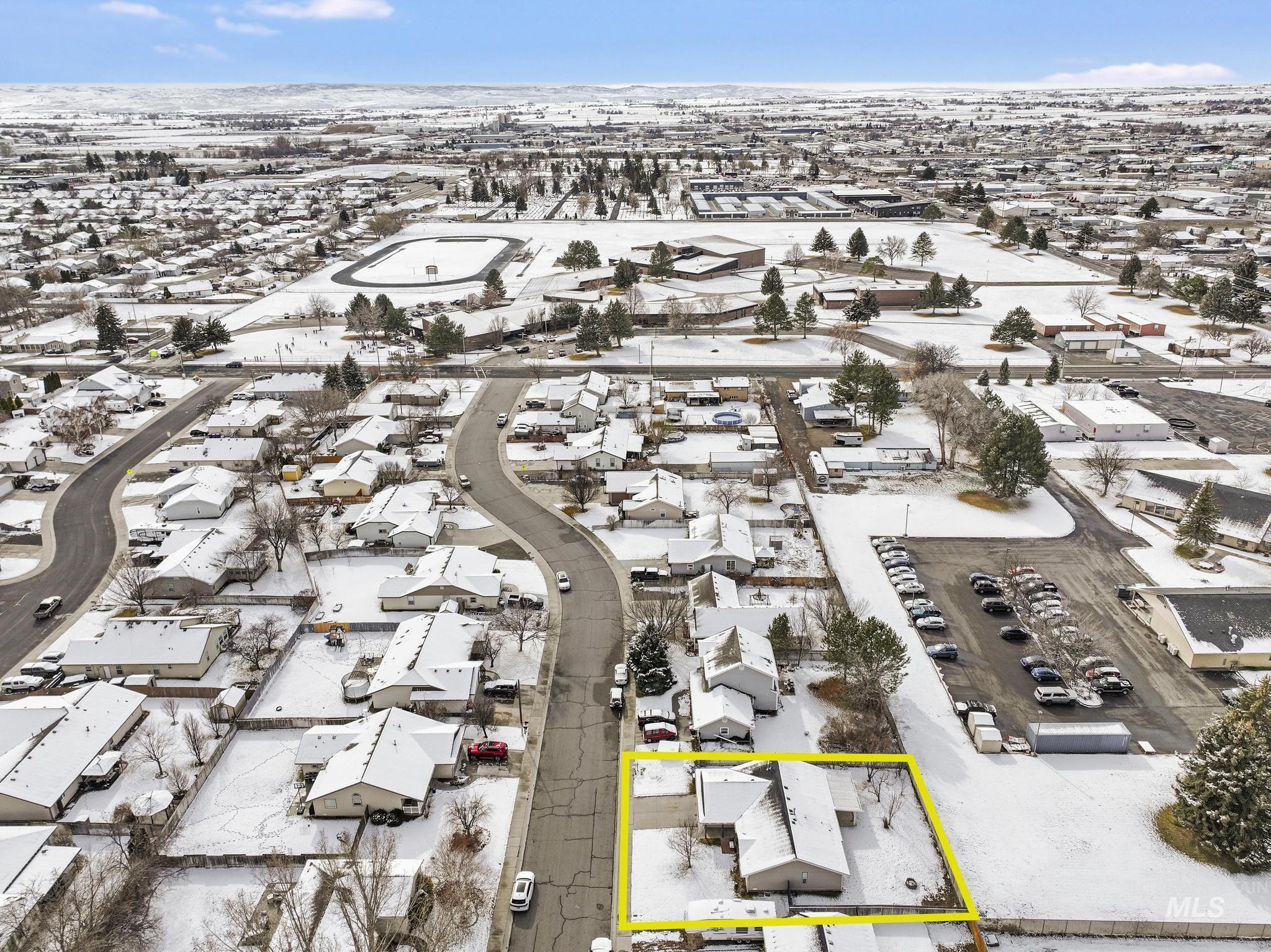 733 Oleary Way, Twin Falls, Idaho 83301-8235, 3 Bedrooms, 2 Bathrooms, Residential For Sale, Price $349,900,MLS 98975315