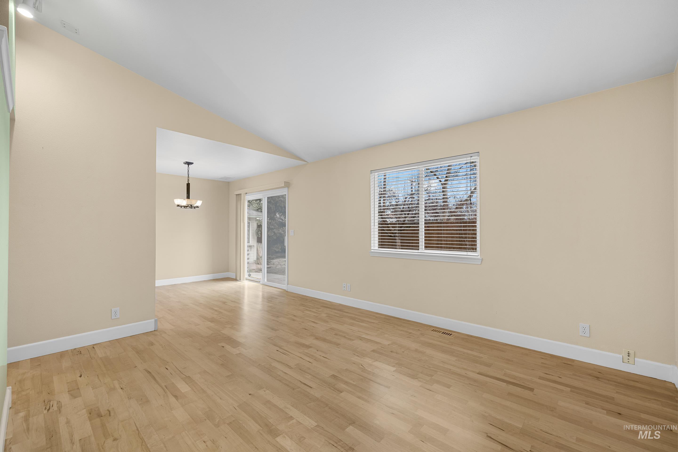 3962 W Adobe ct, Boise, Idaho 83705, 2 Bedrooms, 2 Bathrooms, Residential For Sale, Price $345,000,MLS 98975316