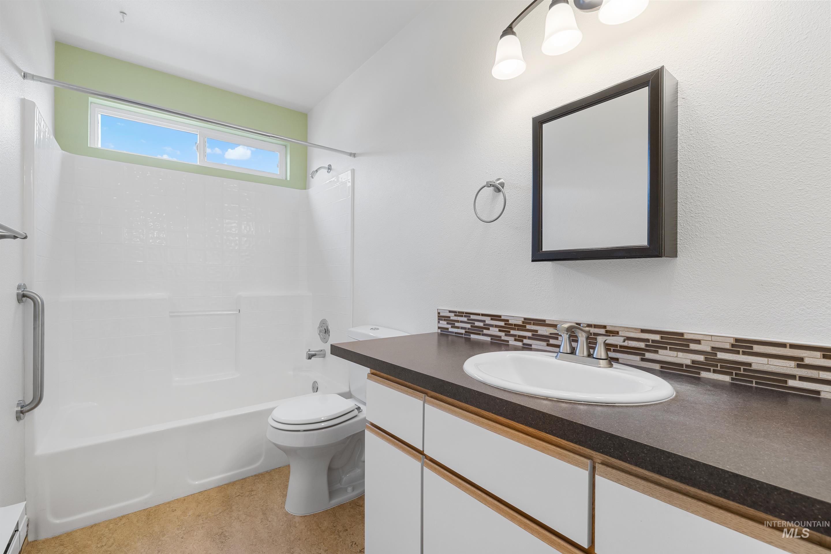 3962 W Adobe ct, Boise, Idaho 83705, 2 Bedrooms, 2 Bathrooms, Residential For Sale, Price $345,000,MLS 98975316