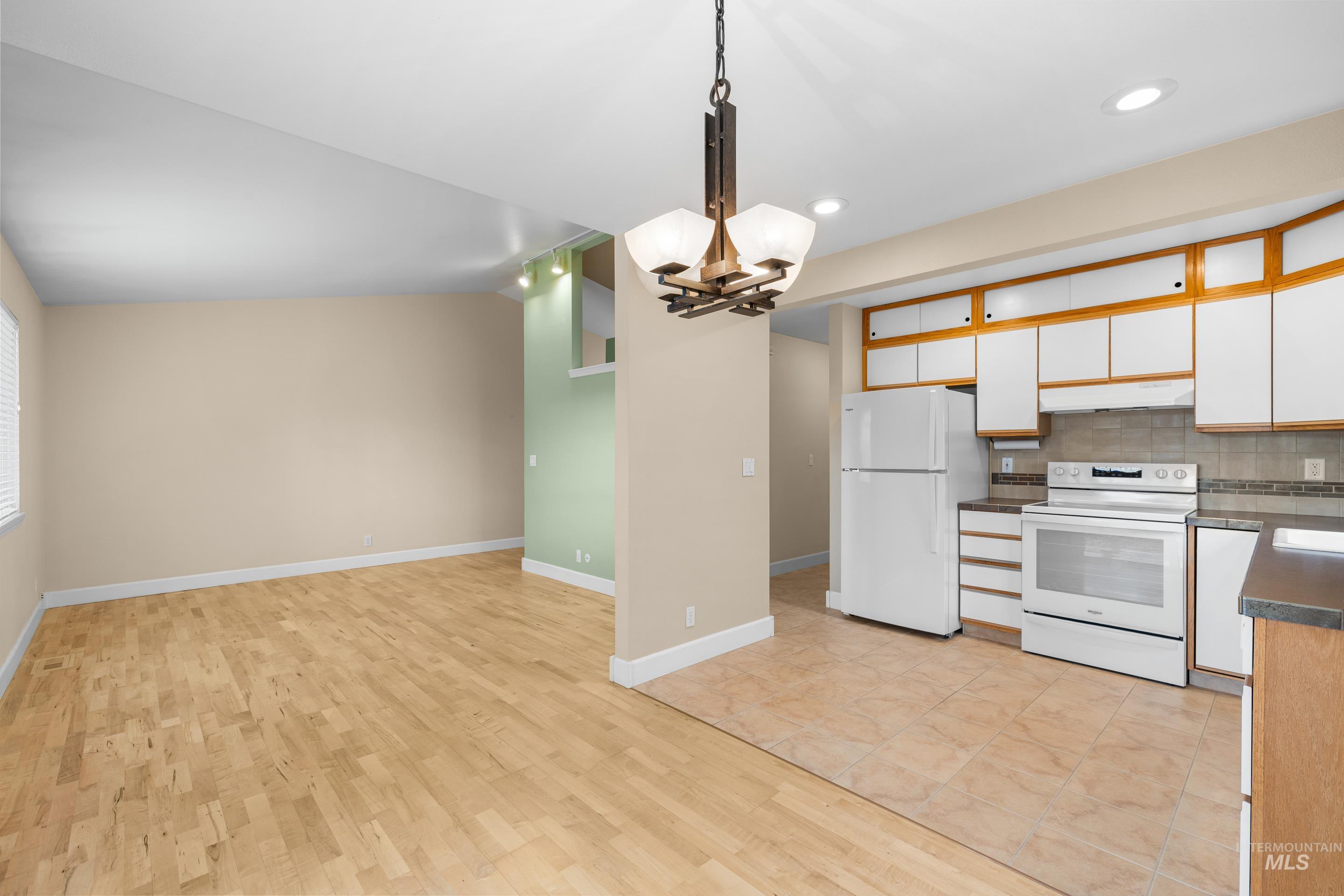 3962 W Adobe ct, Boise, Idaho 83705, 2 Bedrooms, 2 Bathrooms, Residential For Sale, Price $345,000,MLS 98975316