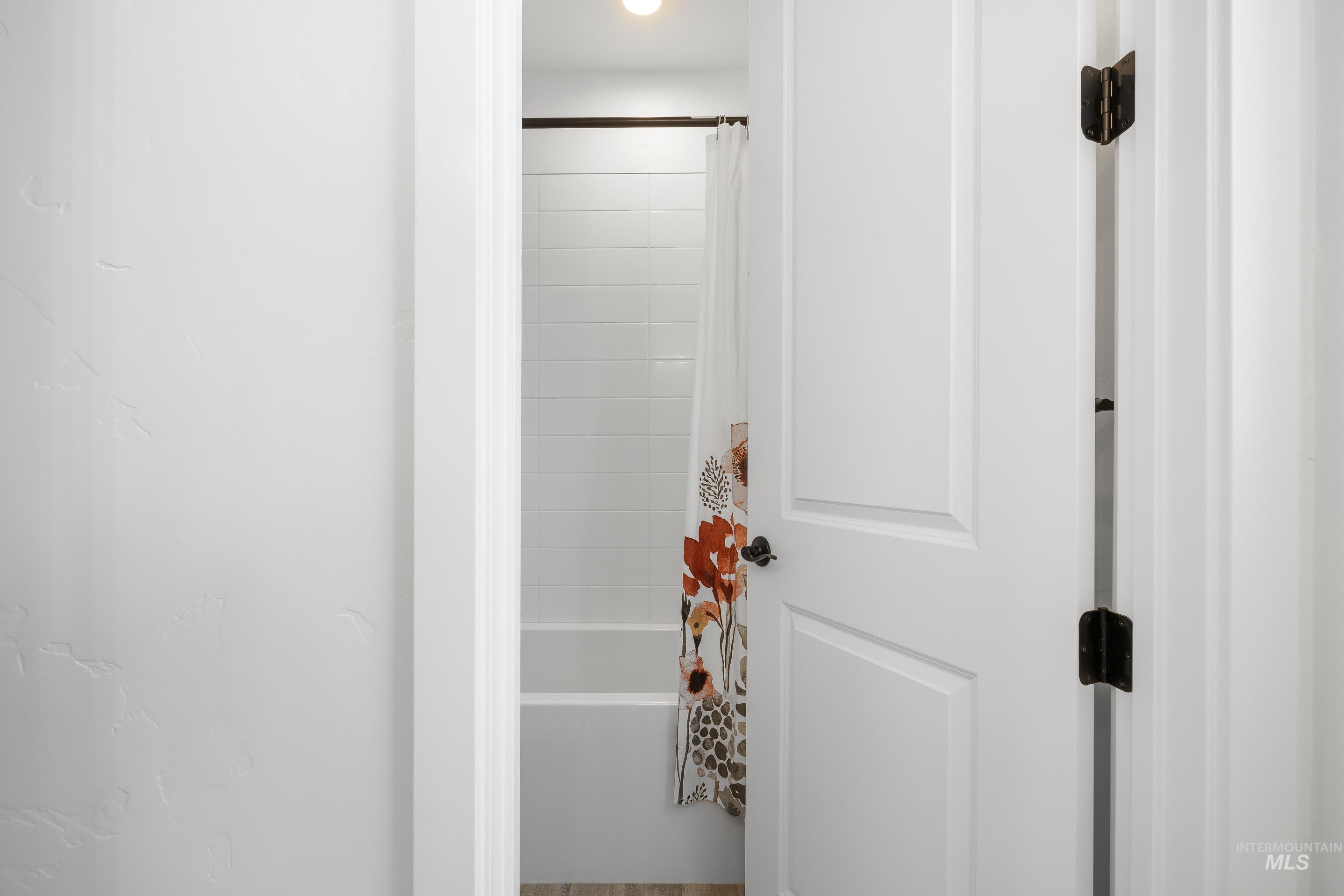 8794 E Daffodil St, Nampa, Idaho 83687, 3 Bedrooms, 2 Bathrooms, Residential For Sale, Price $550,000, 98975320