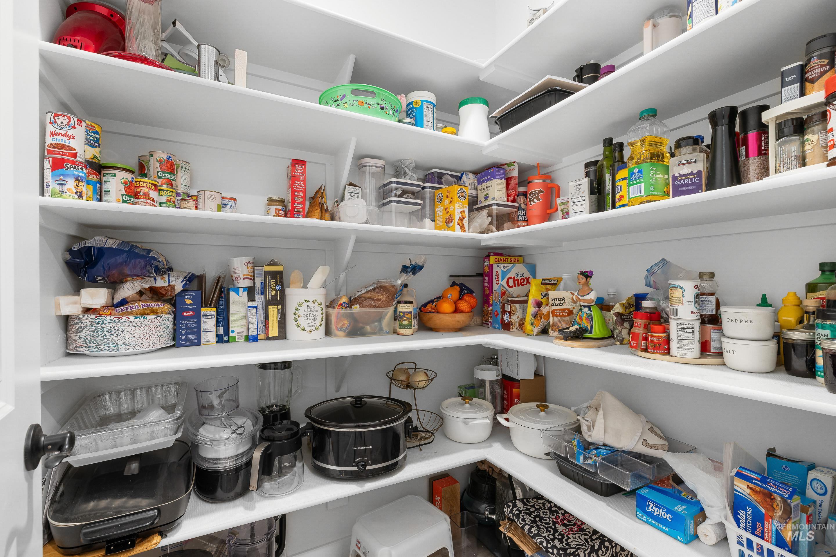 8794 E Daffodil St, Nampa, Idaho 83687, 3 Bedrooms, 2 Bathrooms, Residential For Sale, Price $550,000, 98975320