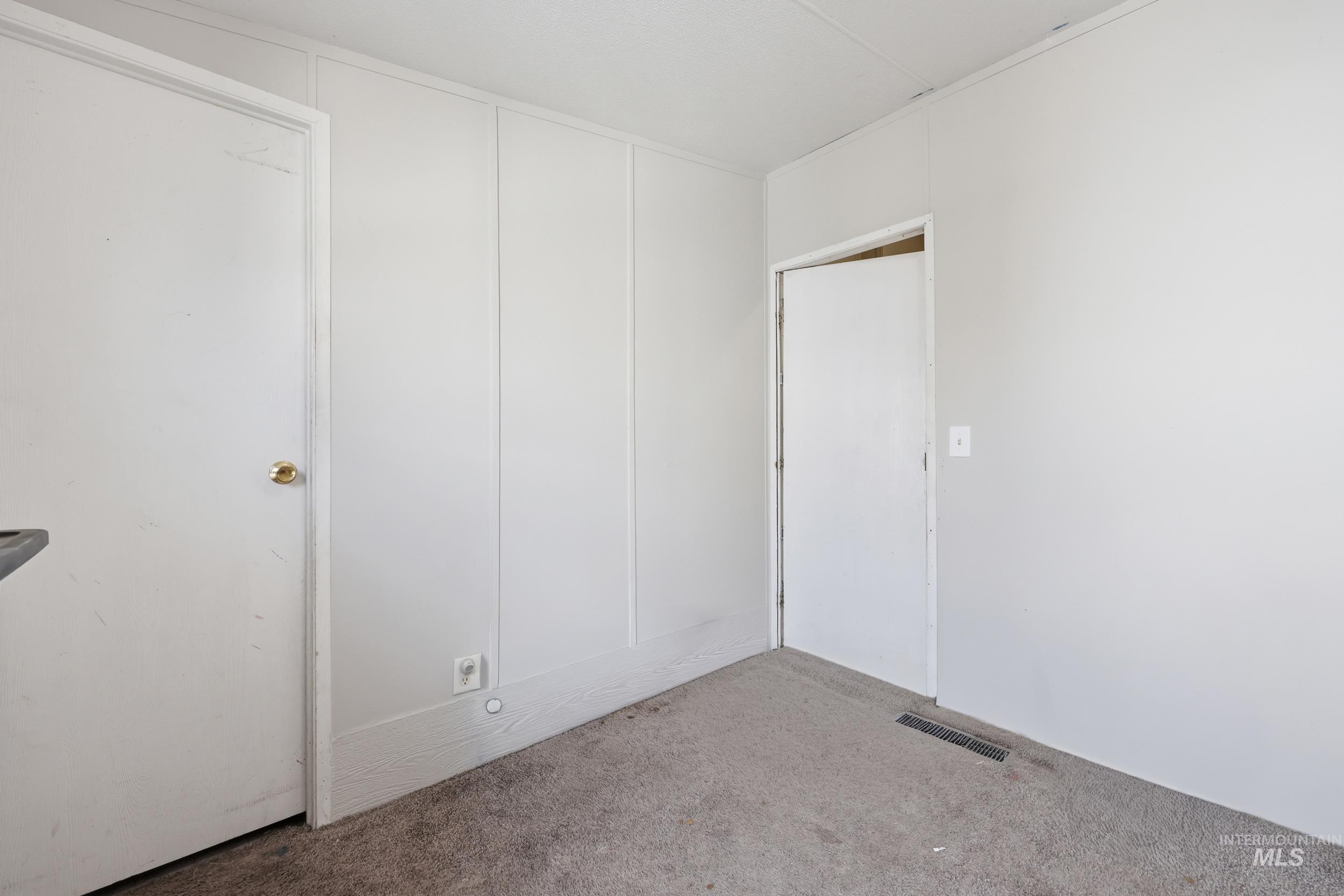 601 N 42nd St, Nampa, Idaho 83651, 4 Bedrooms, 2 Bathrooms, Residential For Sale, Price $105,000,MLS 98975321