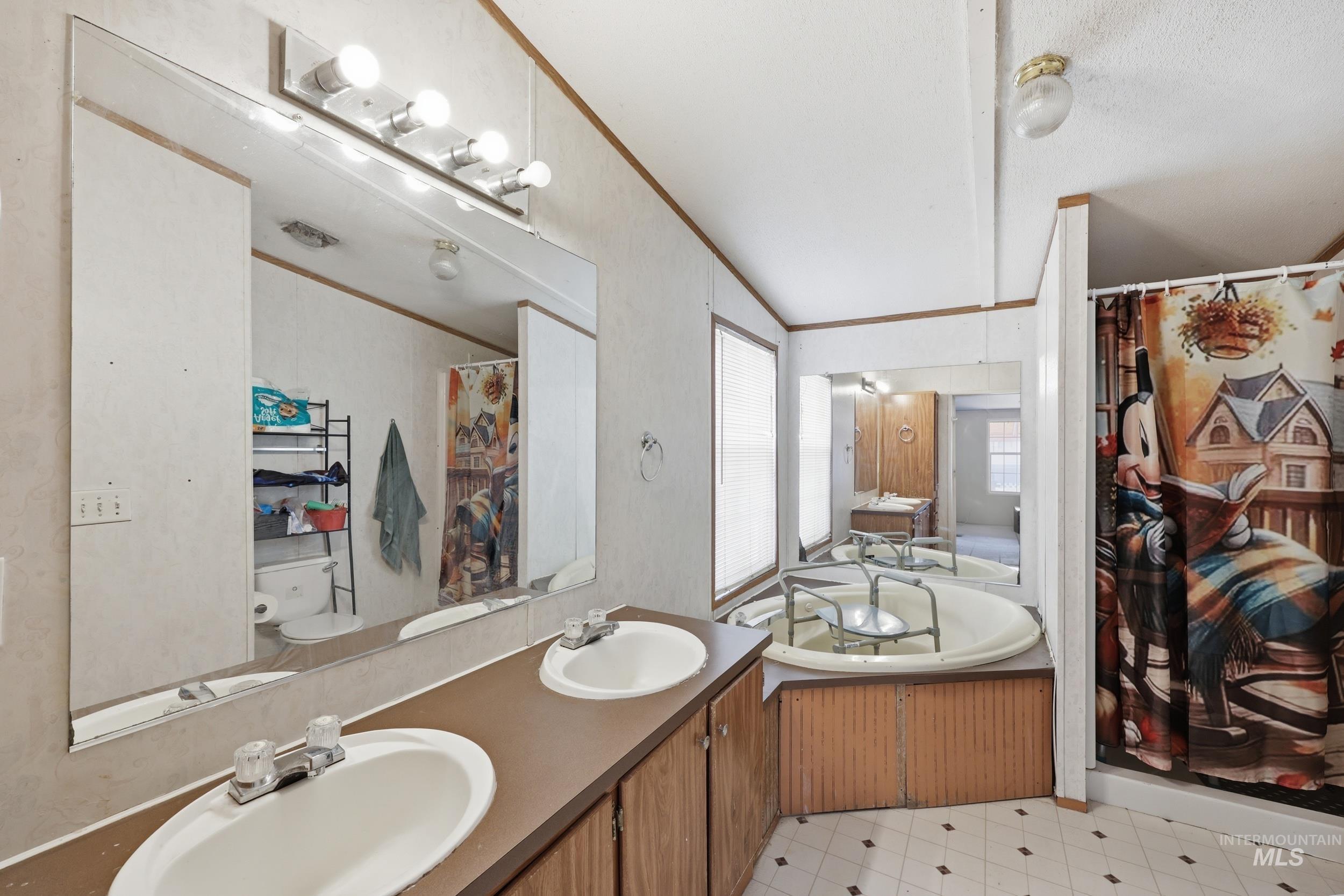 601 N 42nd St, Nampa, Idaho 83651, 4 Bedrooms, 2 Bathrooms, Residential For Sale, Price $105,000,MLS 98975321