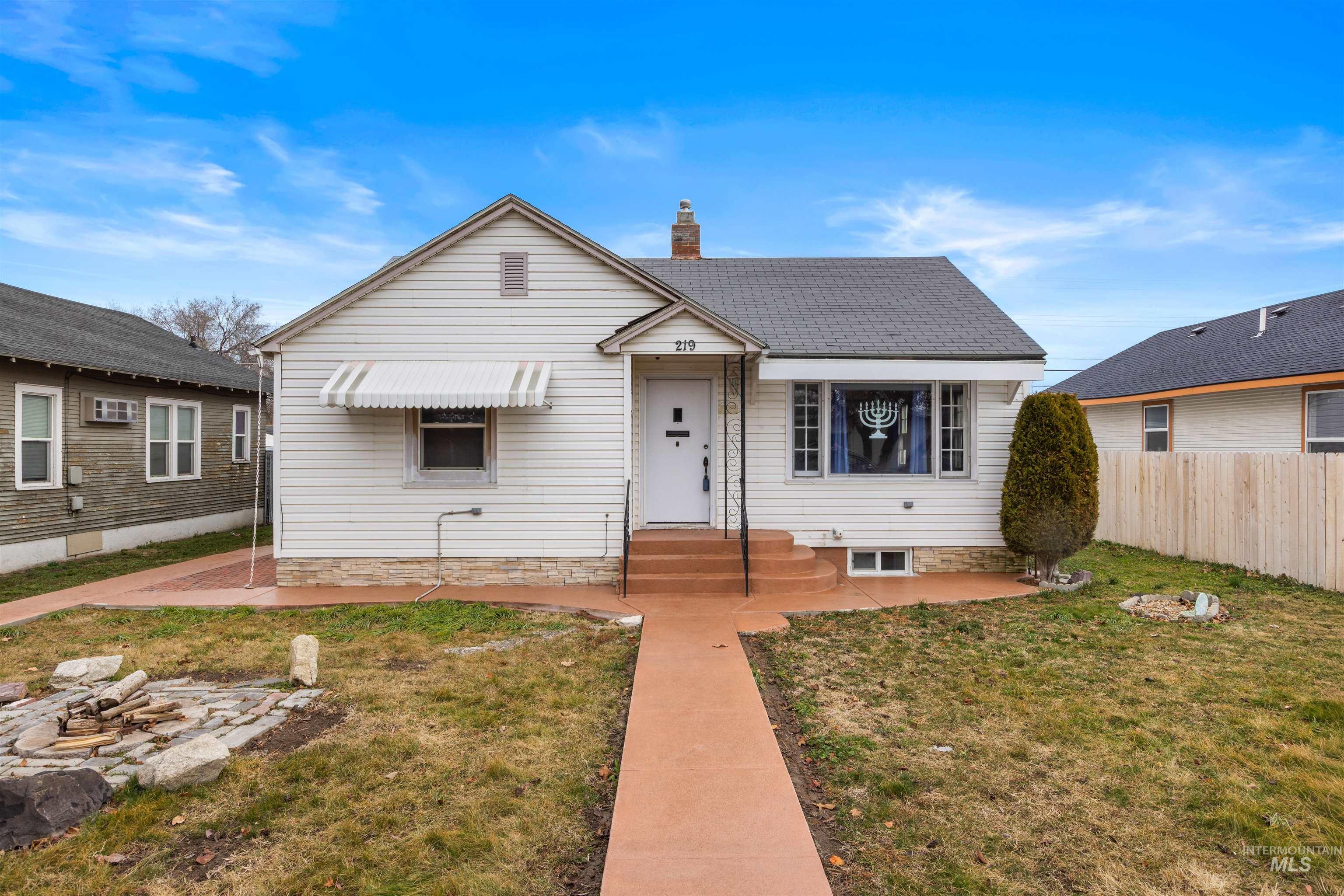 219 Cleveland Blvd, Caldwell, Idaho 83605, 3 Bedrooms, 2 Bathrooms, Residential For Sale, Price $499,900,MLS 98975323