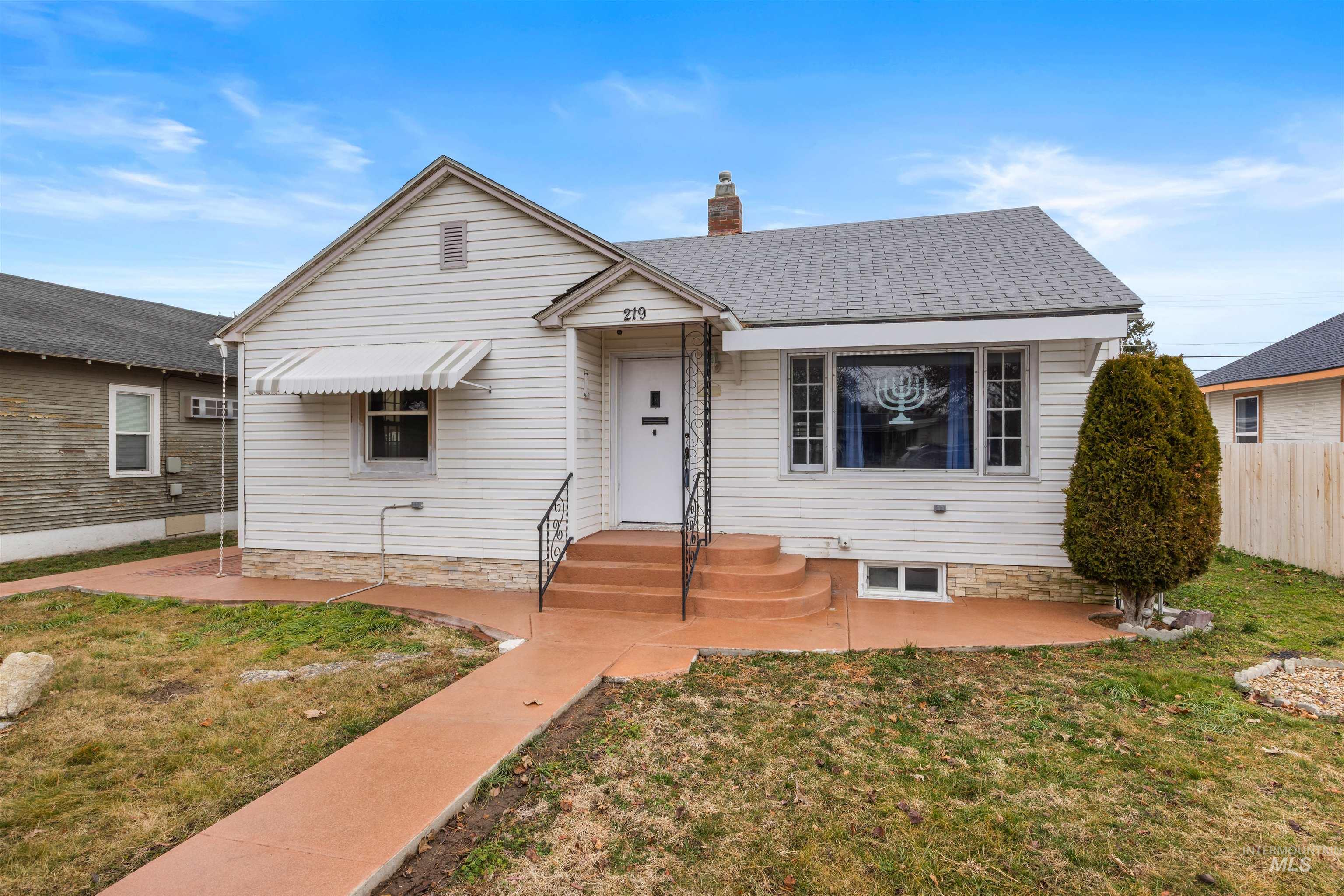 219 Cleveland Blvd, Caldwell, Idaho 83605, 3 Bedrooms, 2 Bathrooms, Residential For Sale, Price $499,900,MLS 98975323