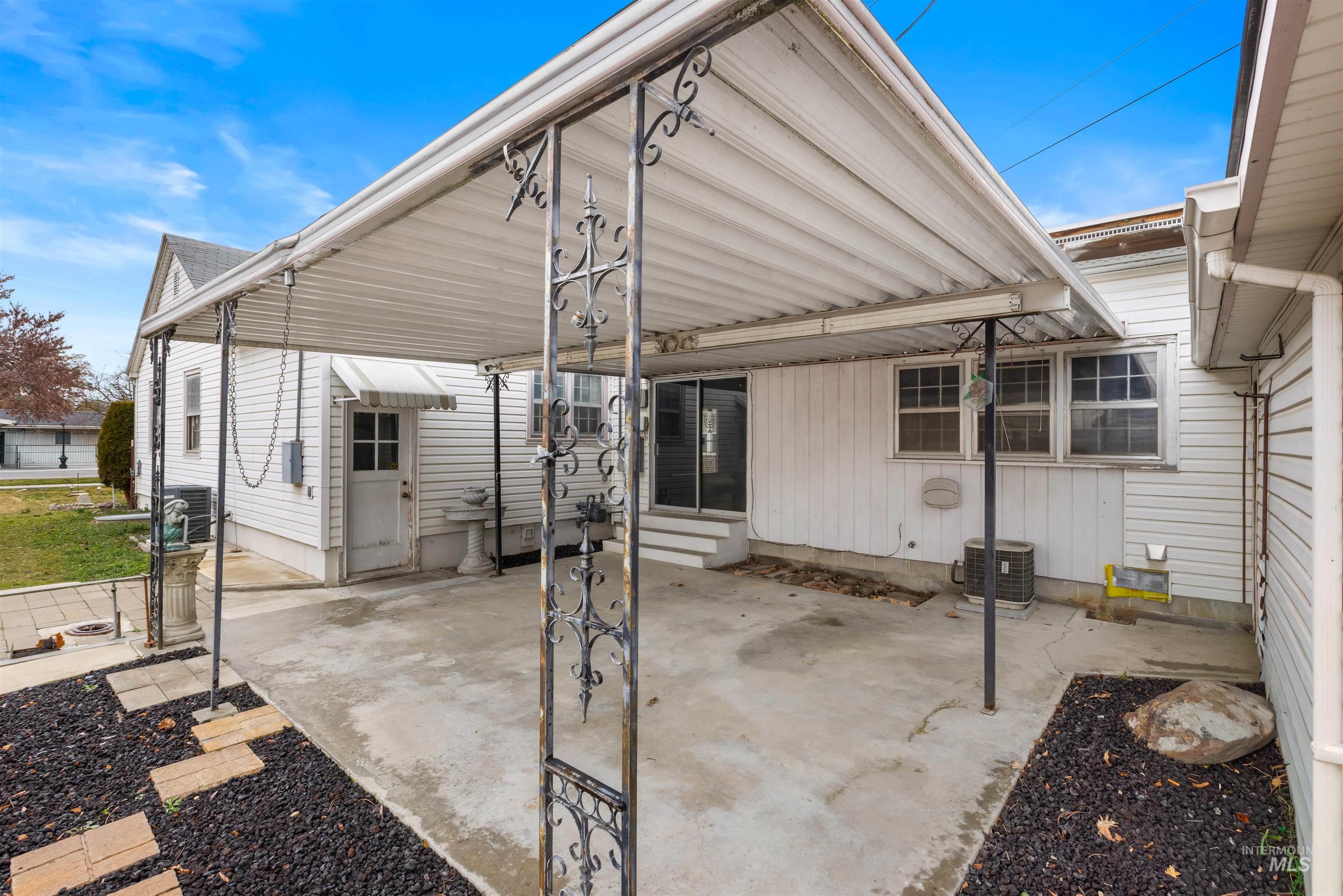 219 Cleveland Blvd, Caldwell, Idaho 83605, 3 Bedrooms, 2 Bathrooms, Residential For Sale, Price $499,900,MLS 98975323