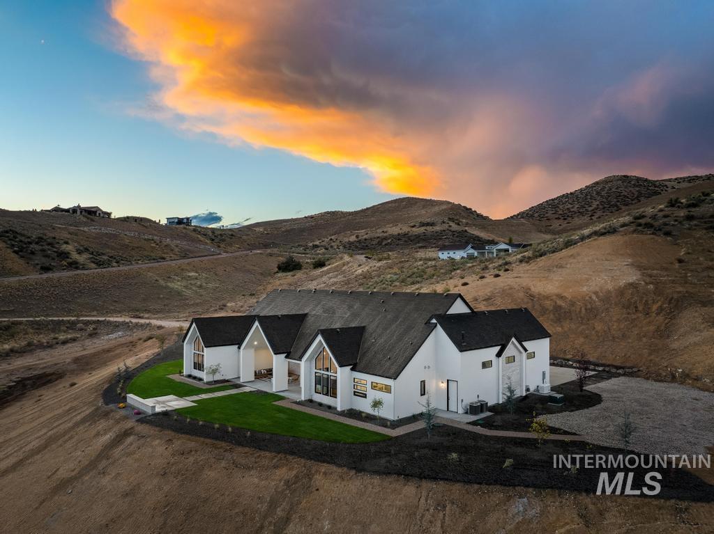 6400 N High Valley Way, Eagle, Idaho 83714, 4 Bedrooms, 4 Bathrooms, Residential For Sale, Price $2,599,000,MLS 98975325