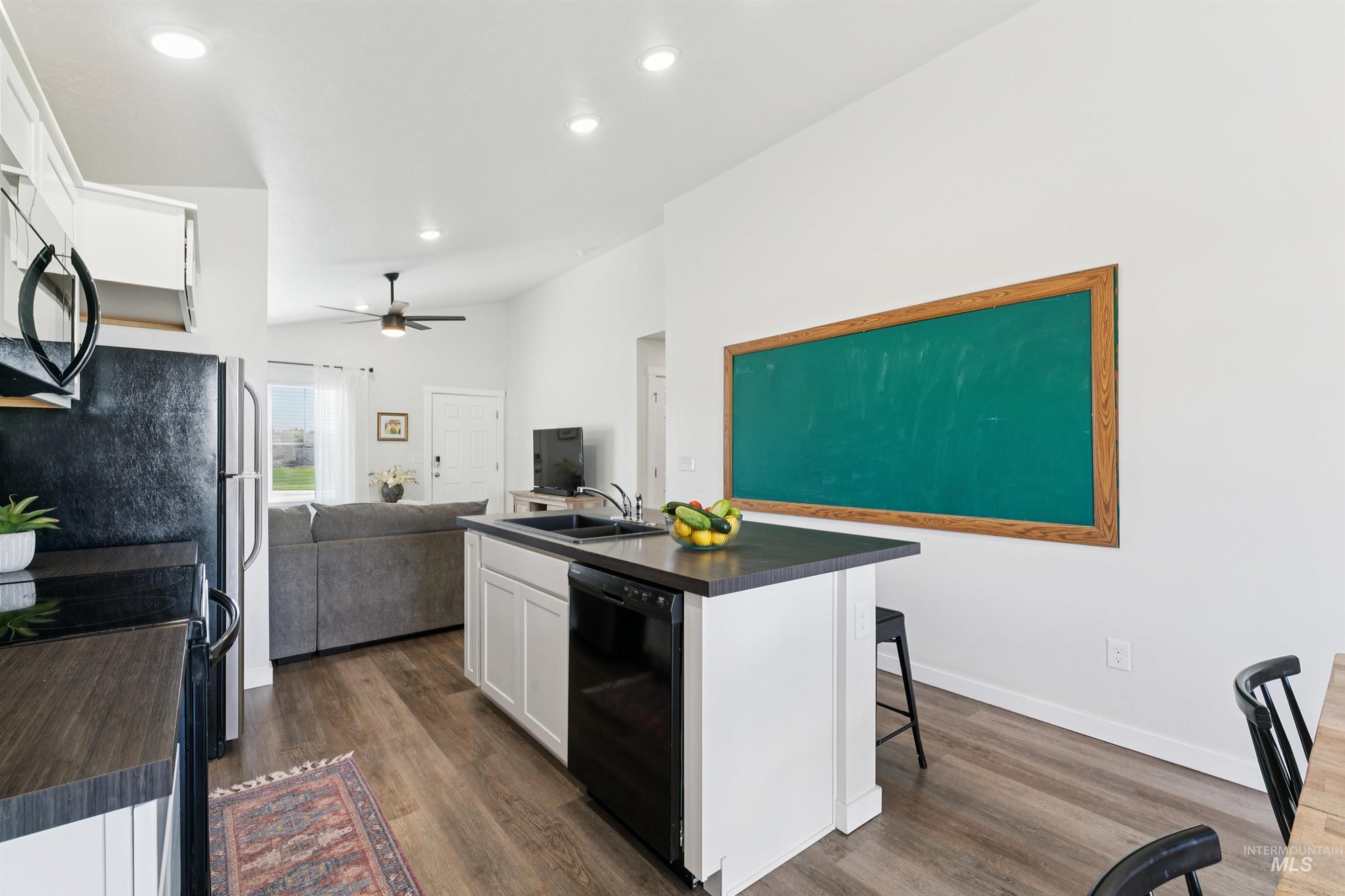 12904 Ashfield St, Caldwell, Idaho 83607, 3 Bedrooms, 2 Bathrooms, Residential For Sale, Price $369,990,MLS 98975328