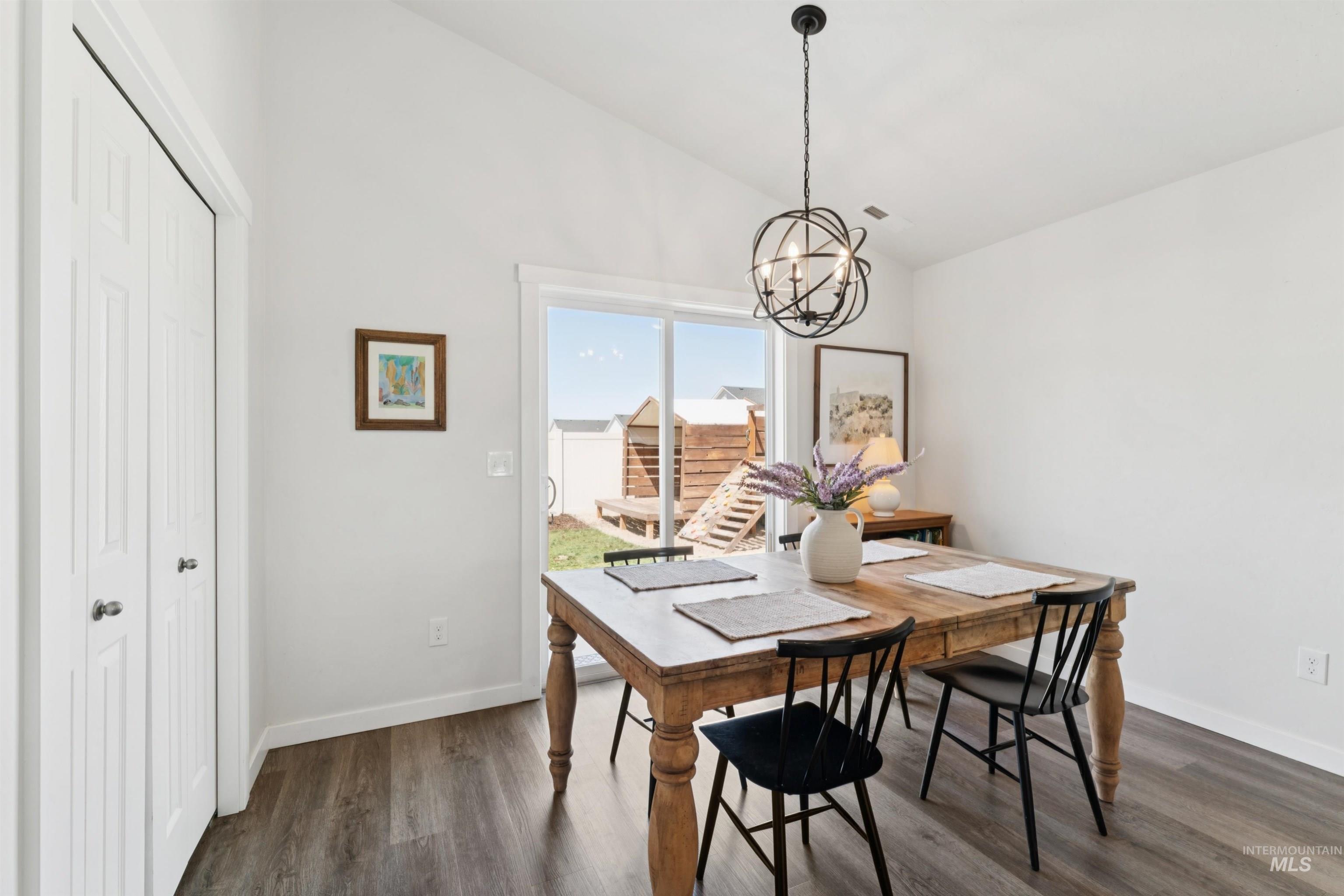 12904 Ashfield St, Caldwell, Idaho 83607, 3 Bedrooms, 2 Bathrooms, Residential For Sale, Price $369,990,MLS 98975328