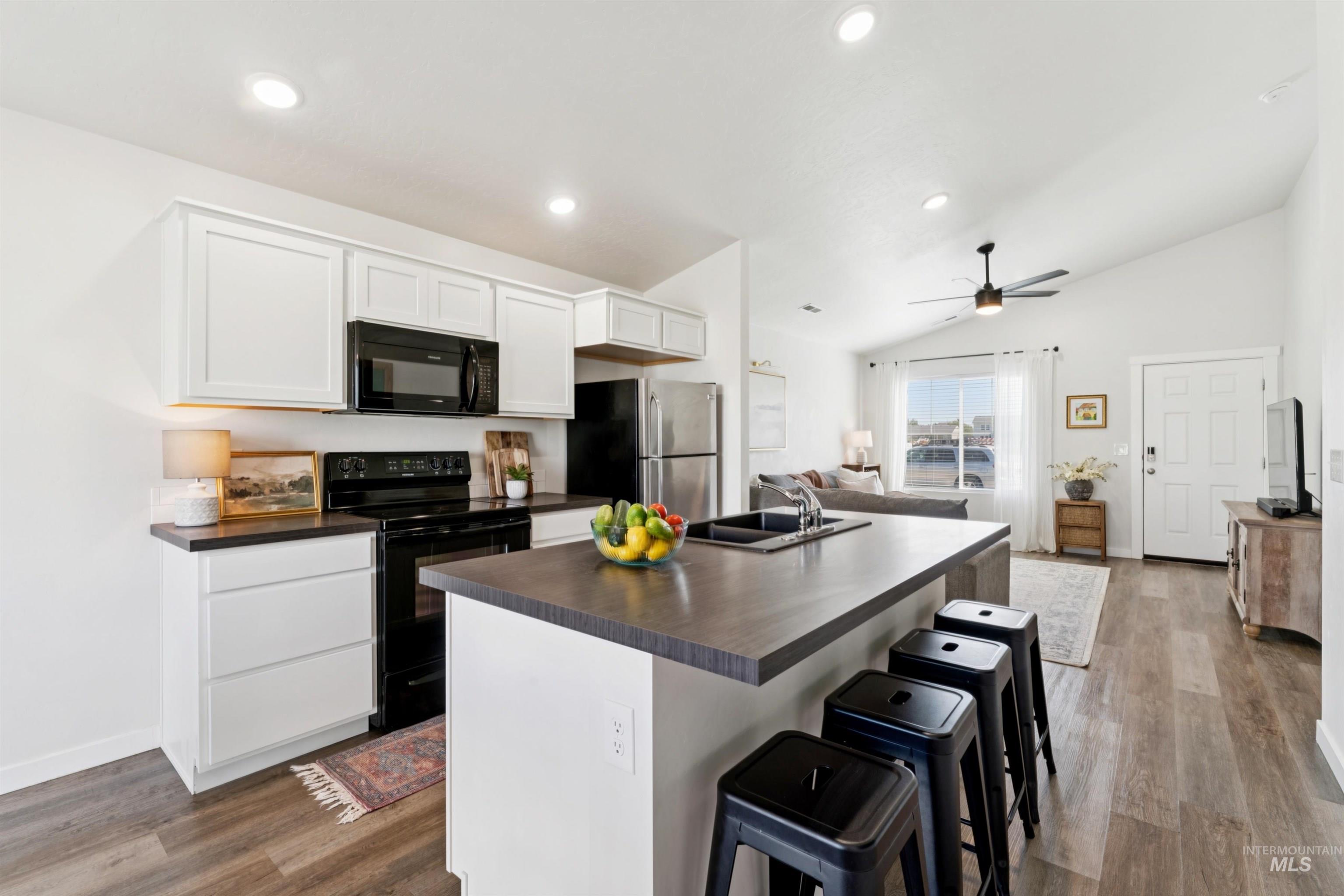 12904 Ashfield St, Caldwell, Idaho 83607, 3 Bedrooms, 2 Bathrooms, Residential For Sale, Price $369,990,MLS 98975328