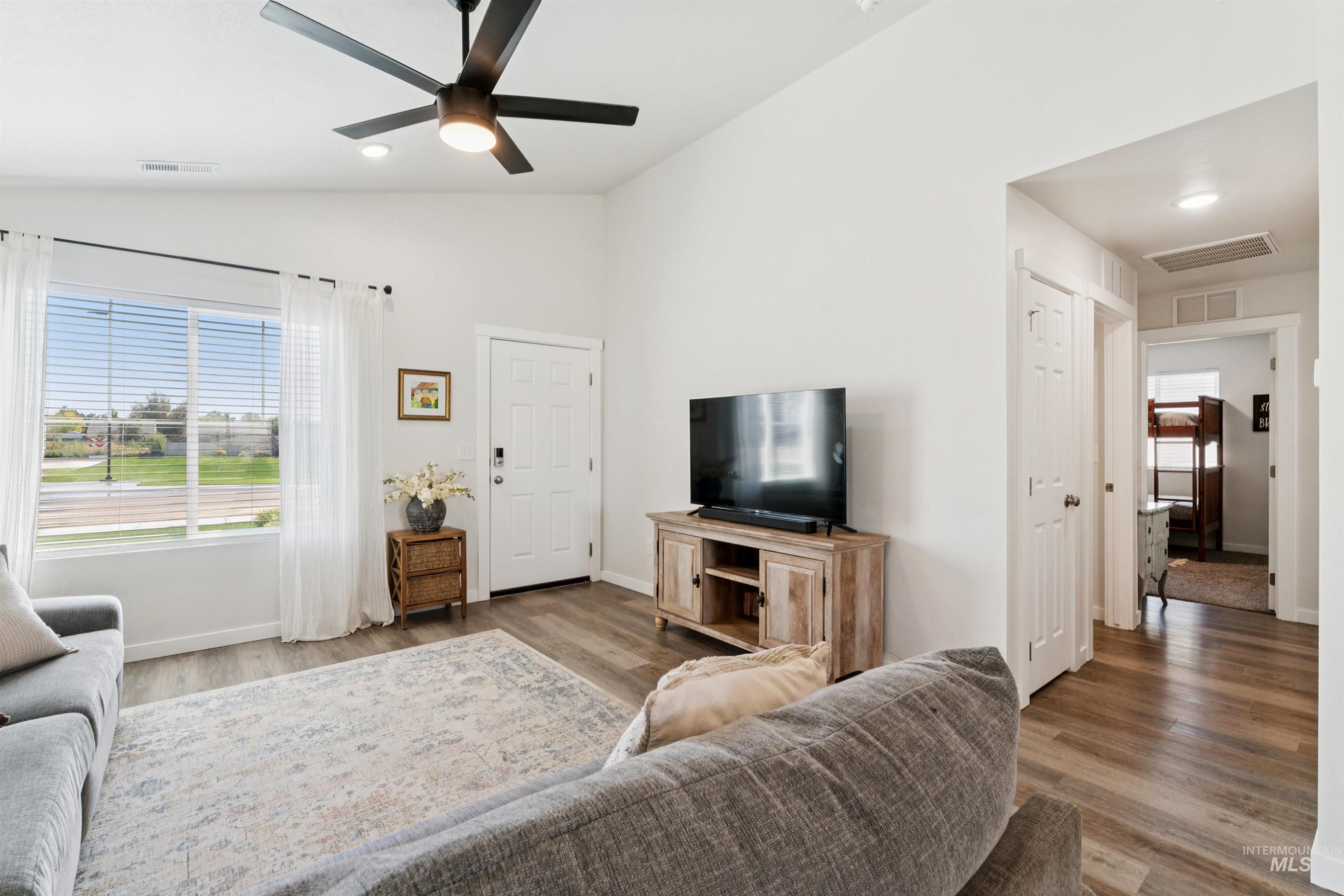 12904 Ashfield St, Caldwell, Idaho 83607, 3 Bedrooms, 2 Bathrooms, Residential For Sale, Price $369,990,MLS 98975328