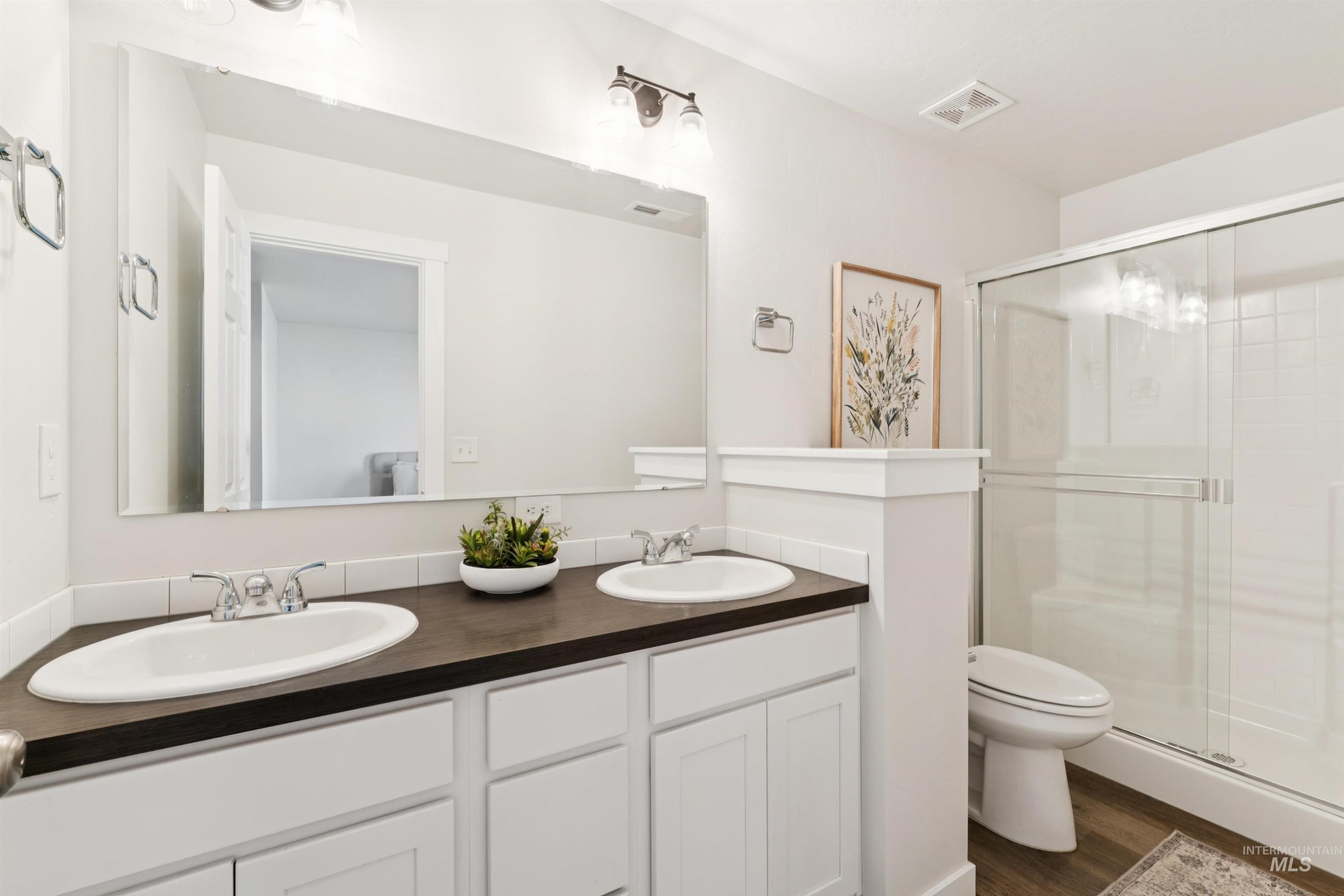 12904 Ashfield St, Caldwell, Idaho 83607, 3 Bedrooms, 2 Bathrooms, Residential For Sale, Price $369,990,MLS 98975328