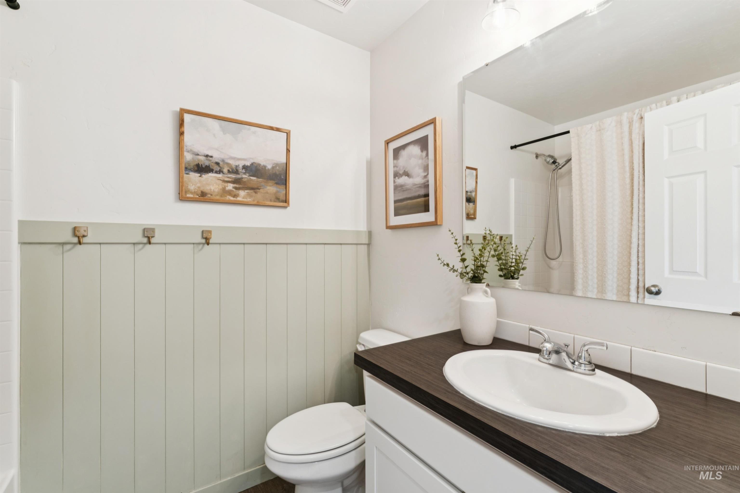 12904 Ashfield St, Caldwell, Idaho 83607, 3 Bedrooms, 2 Bathrooms, Residential For Sale, Price $369,990,MLS 98975328