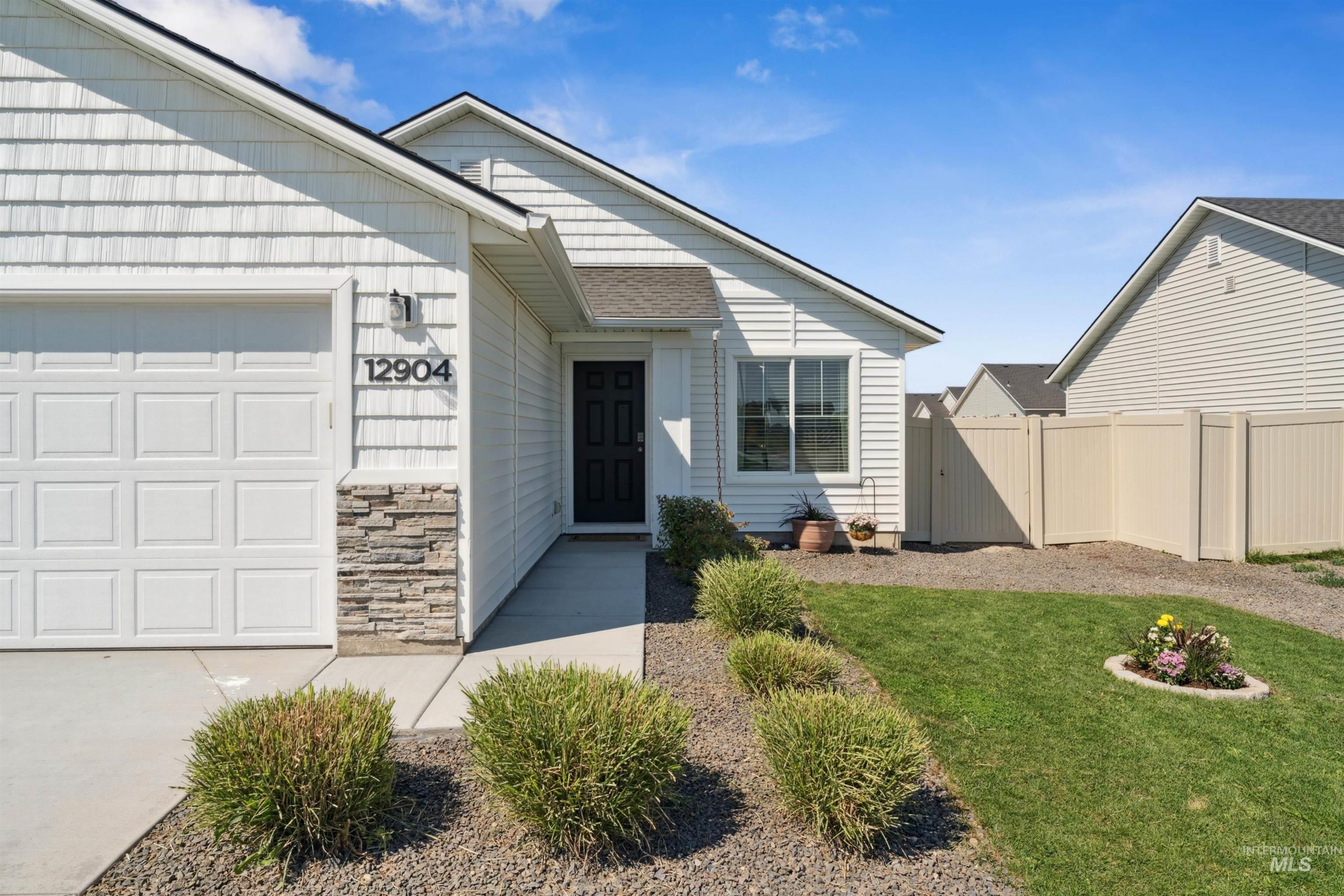 12904 Ashfield St, Caldwell, Idaho 83607, 3 Bedrooms, 2 Bathrooms, Residential For Sale, Price $369,990,MLS 98975328