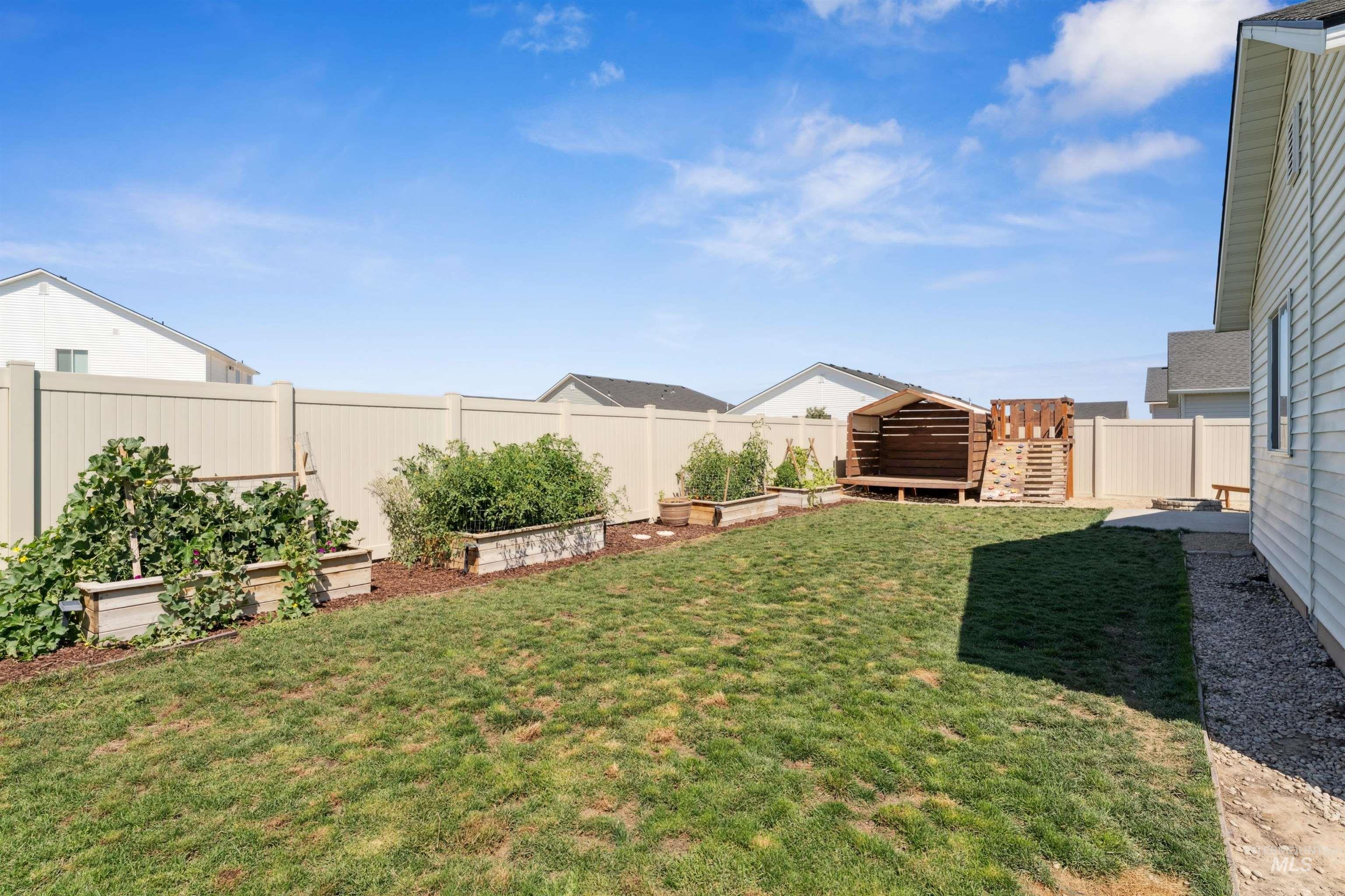 12904 Ashfield St, Caldwell, Idaho 83607, 3 Bedrooms, 2 Bathrooms, Residential For Sale, Price $369,990,MLS 98975328