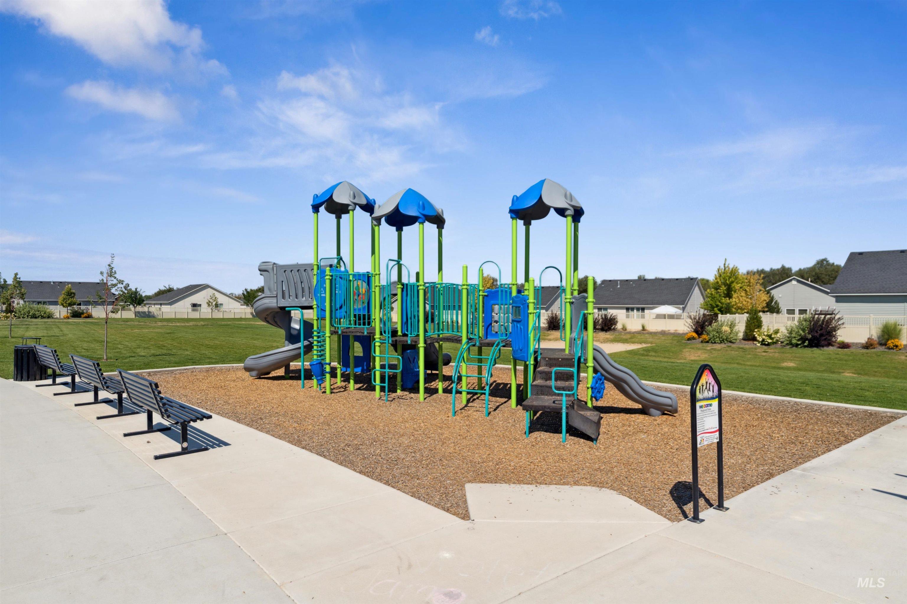 12904 Ashfield St, Caldwell, Idaho 83607, 3 Bedrooms, 2 Bathrooms, Residential For Sale, Price $369,990,MLS 98975328