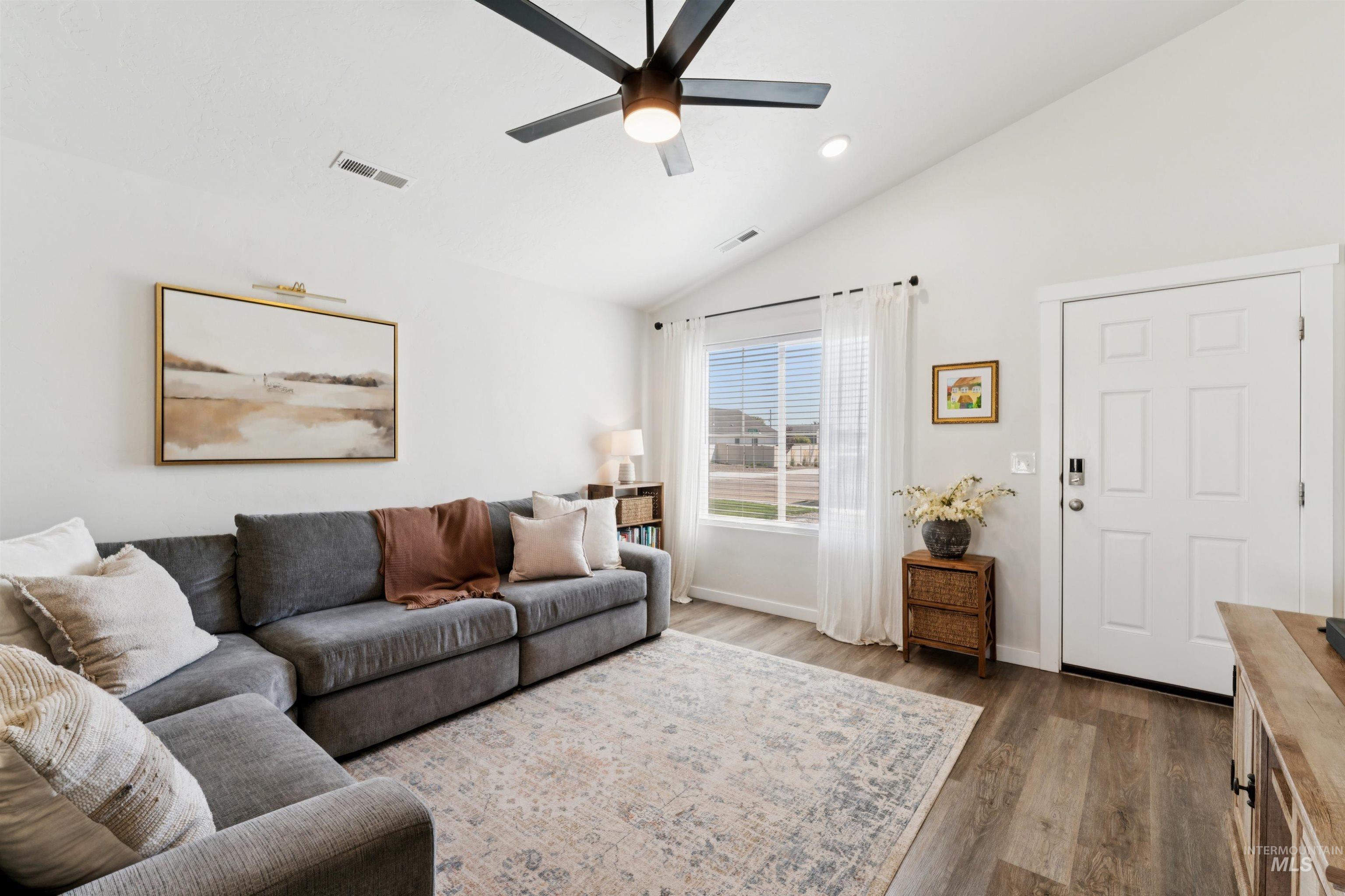 12904 Ashfield St, Caldwell, Idaho 83607, 3 Bedrooms, 2 Bathrooms, Residential For Sale, Price $369,990,MLS 98975328