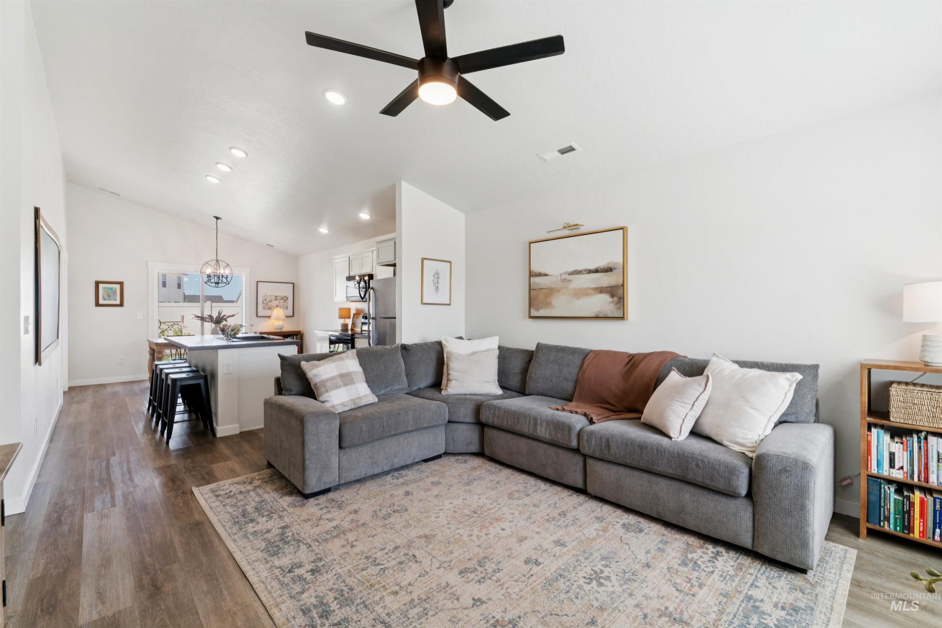 12904 Ashfield St, Caldwell, Idaho 83607, 3 Bedrooms, 2 Bathrooms, Residential For Sale, Price $369,990,MLS 98975328