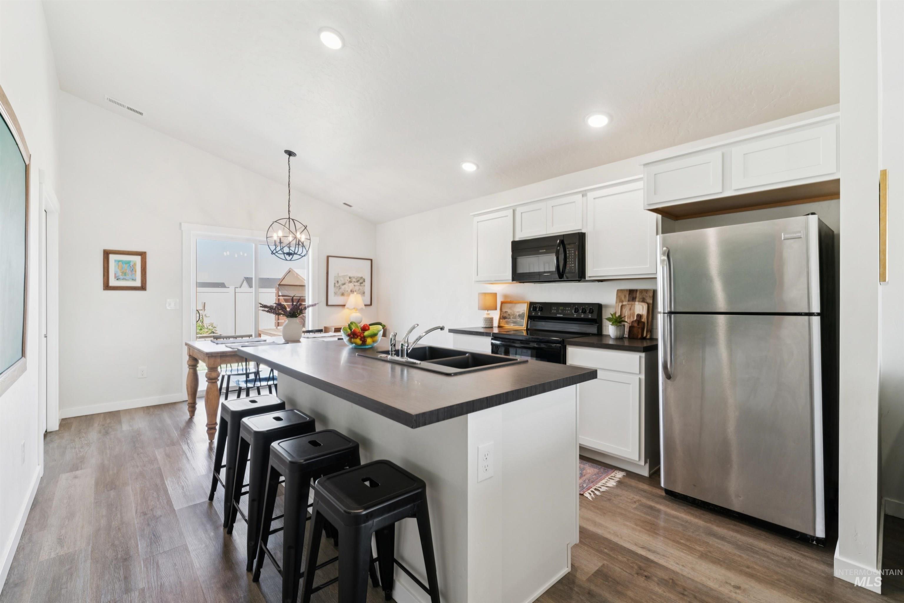 12904 Ashfield St, Caldwell, Idaho 83607, 3 Bedrooms, 2 Bathrooms, Residential For Sale, Price $369,990,MLS 98975328