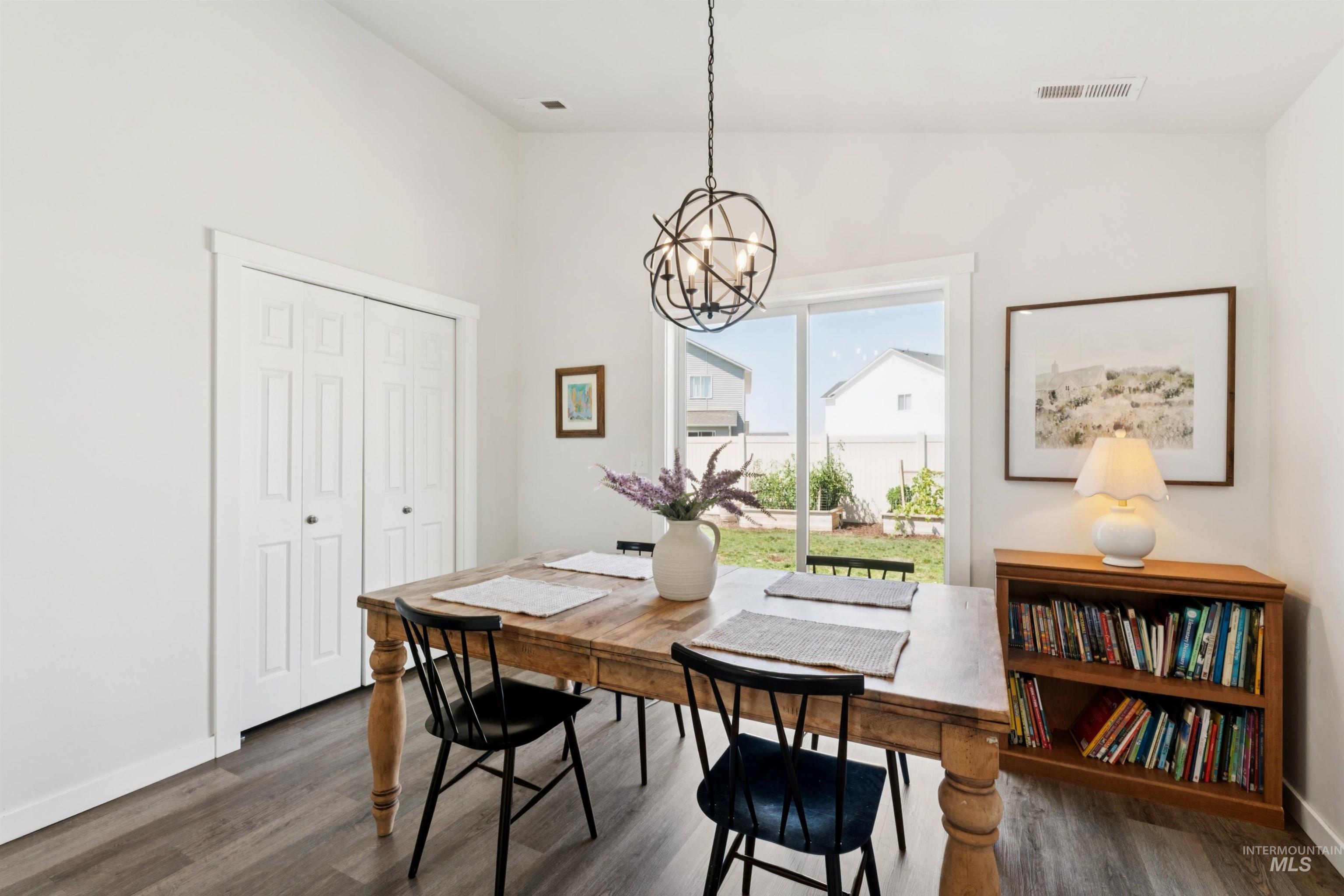 12904 Ashfield St, Caldwell, Idaho 83607, 3 Bedrooms, 2 Bathrooms, Residential For Sale, Price $369,990,MLS 98975328