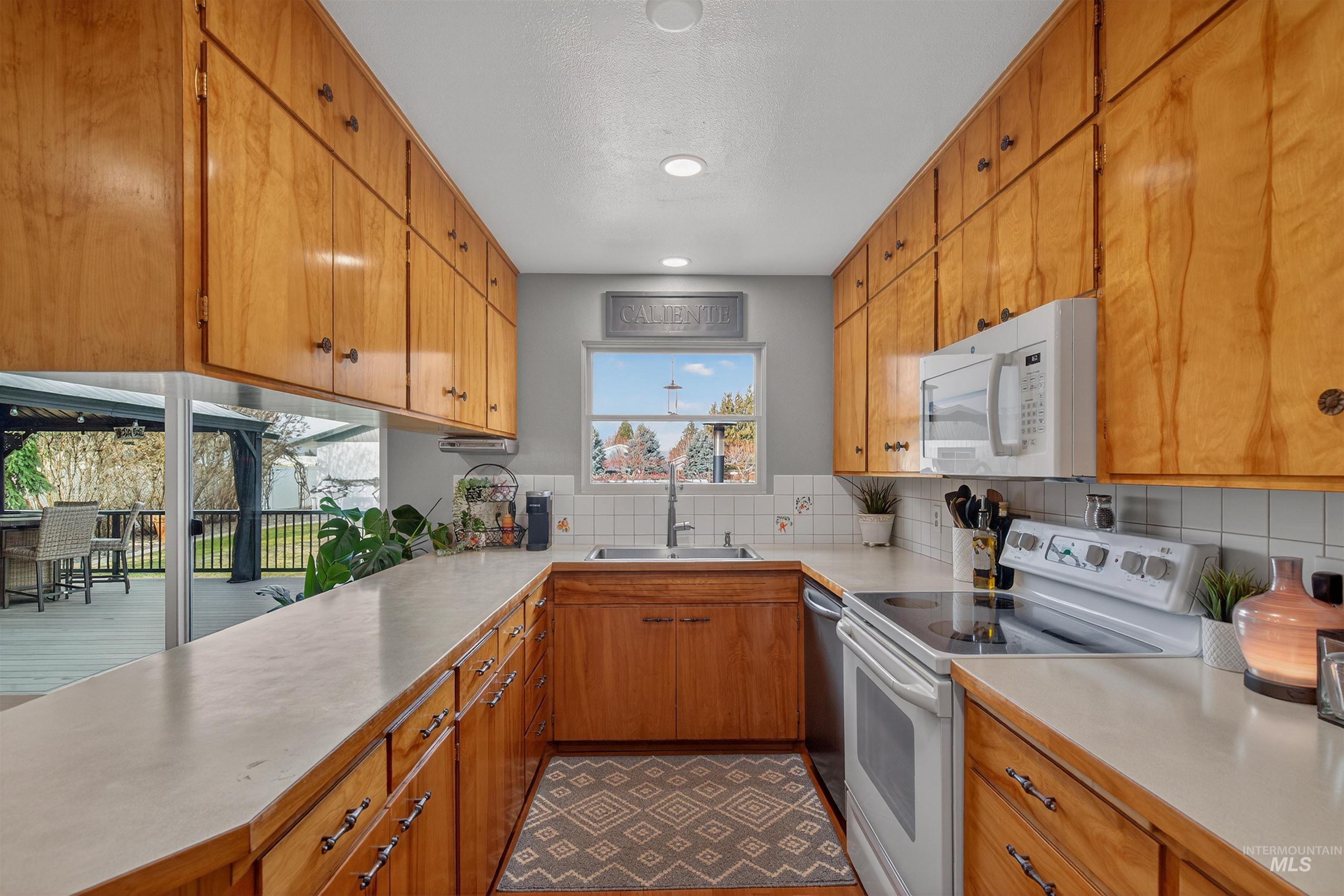 917 Cedar Avenue, Lewiston, Idaho 83501, 4 Bedrooms, 2.5 Bathrooms, Residential For Sale, Price $689,900, 98975331