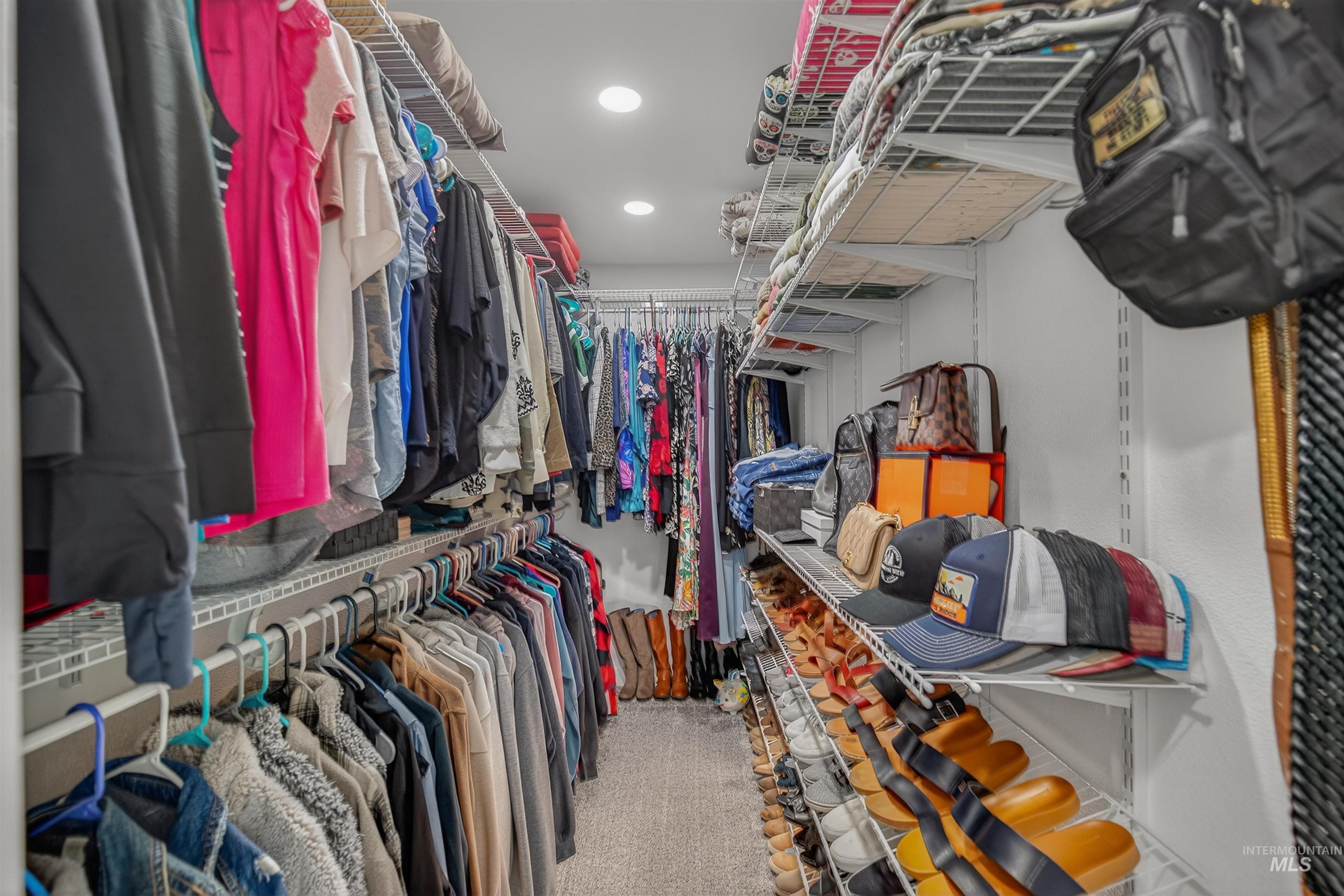 917 Cedar Avenue, Lewiston, Idaho 83501, 4 Bedrooms, 2.5 Bathrooms, Residential For Sale, Price $689,900, 98975331