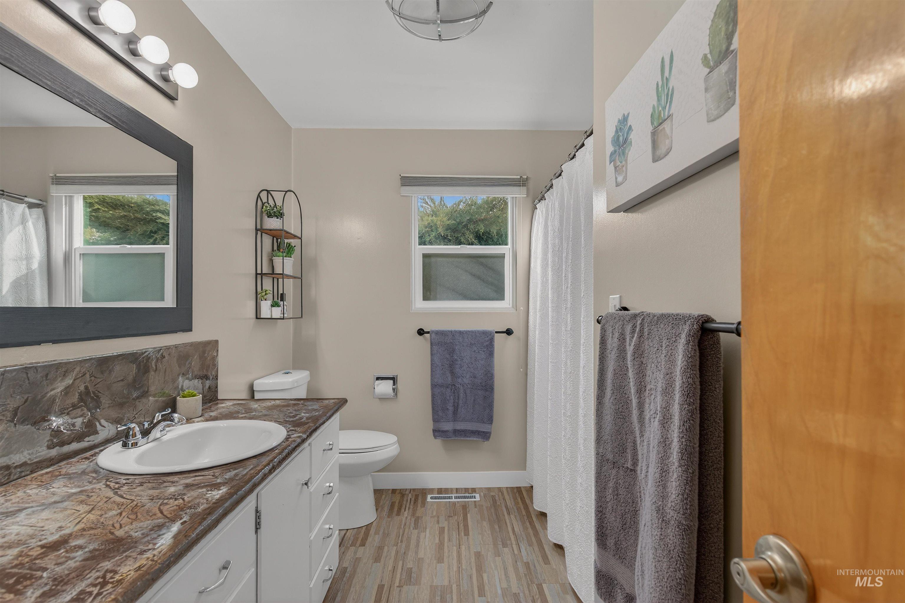 917 Cedar Avenue, Lewiston, Idaho 83501, 4 Bedrooms, 2.5 Bathrooms, Residential For Sale, Price $689,900, 98975331