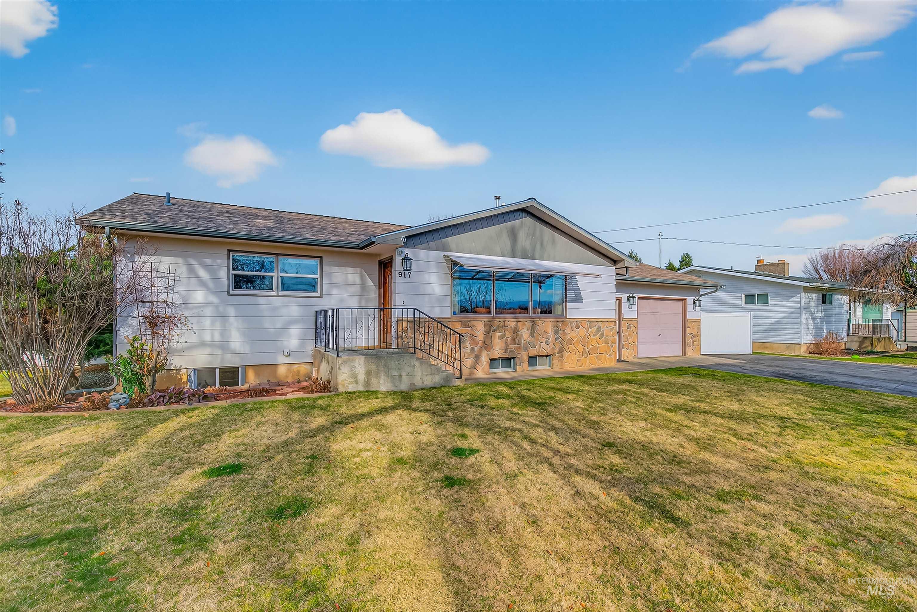 917 Cedar Avenue, Lewiston, Idaho 83501, 4 Bedrooms, 2.5 Bathrooms, Residential For Sale, Price $689,900, 98975331