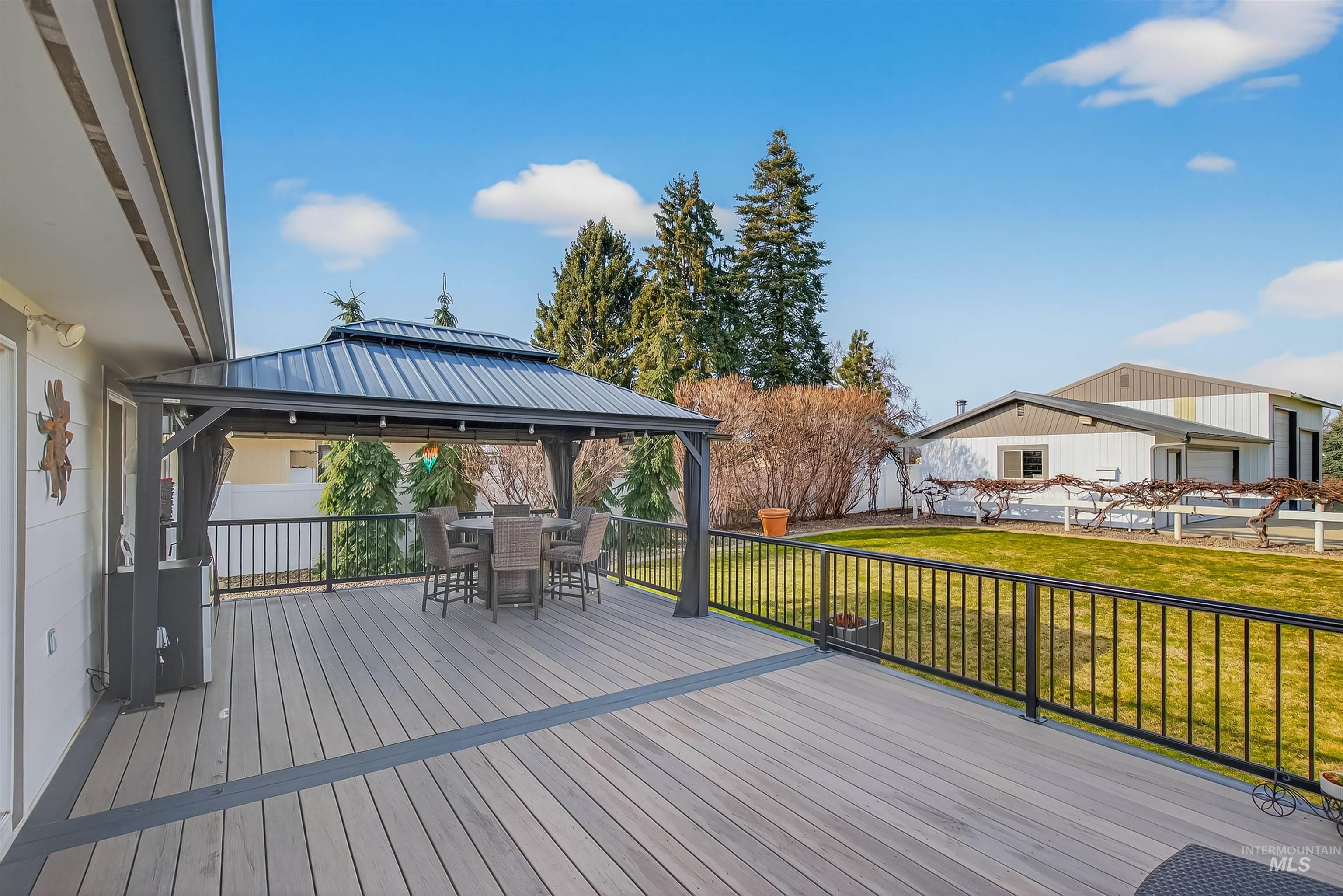 917 Cedar Avenue, Lewiston, Idaho 83501, 4 Bedrooms, 2.5 Bathrooms, Residential For Sale, Price $689,900, 98975331