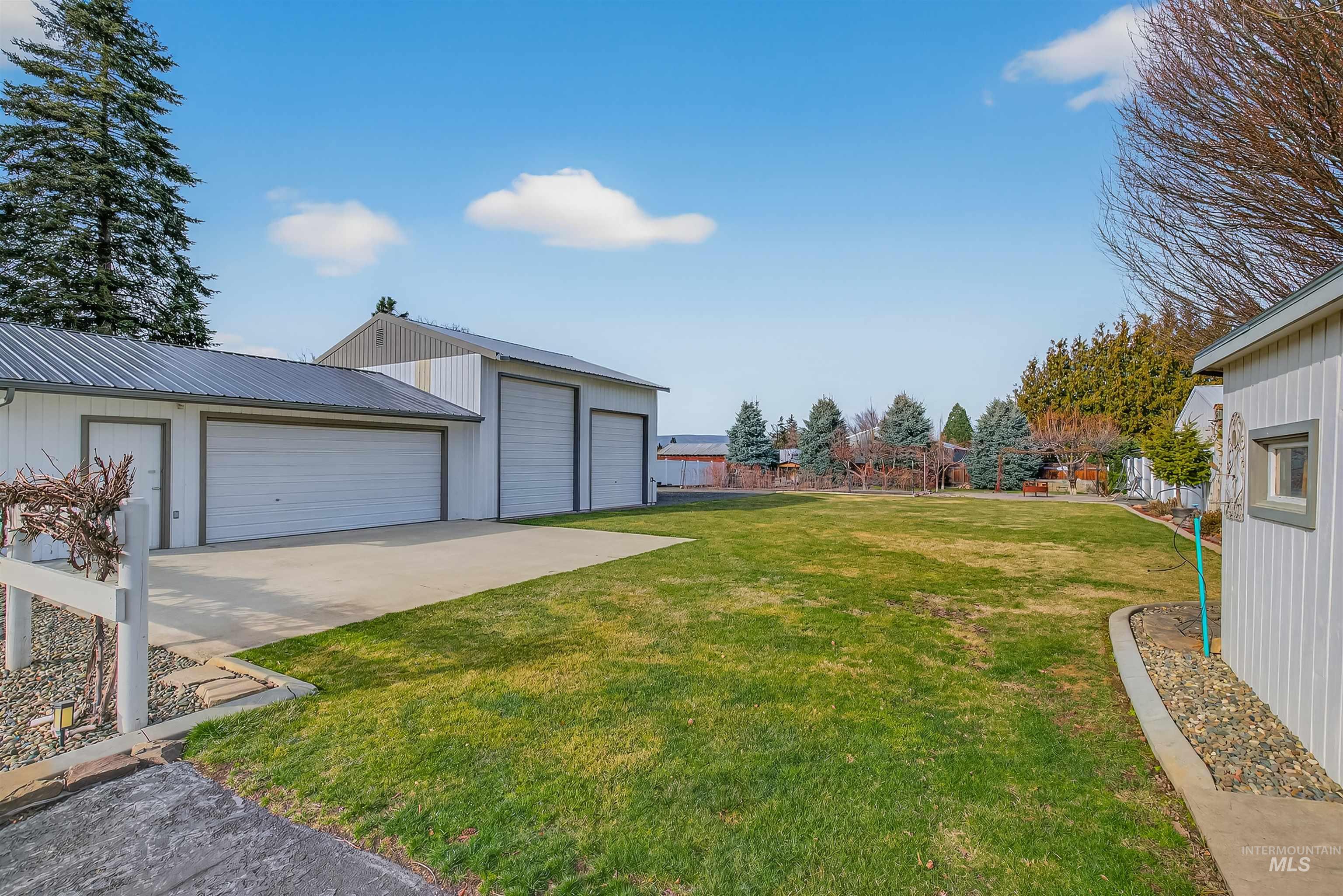917 Cedar Avenue, Lewiston, Idaho 83501, 4 Bedrooms, 2.5 Bathrooms, Residential For Sale, Price $689,900, 98975331