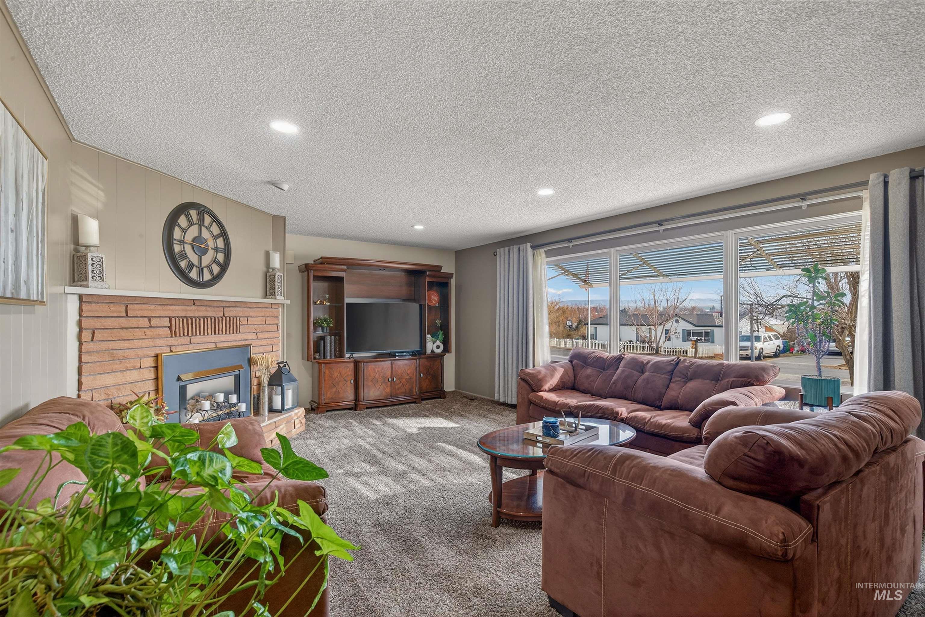 917 Cedar Avenue, Lewiston, Idaho 83501, 4 Bedrooms, 2.5 Bathrooms, Residential For Sale, Price $689,900, 98975331