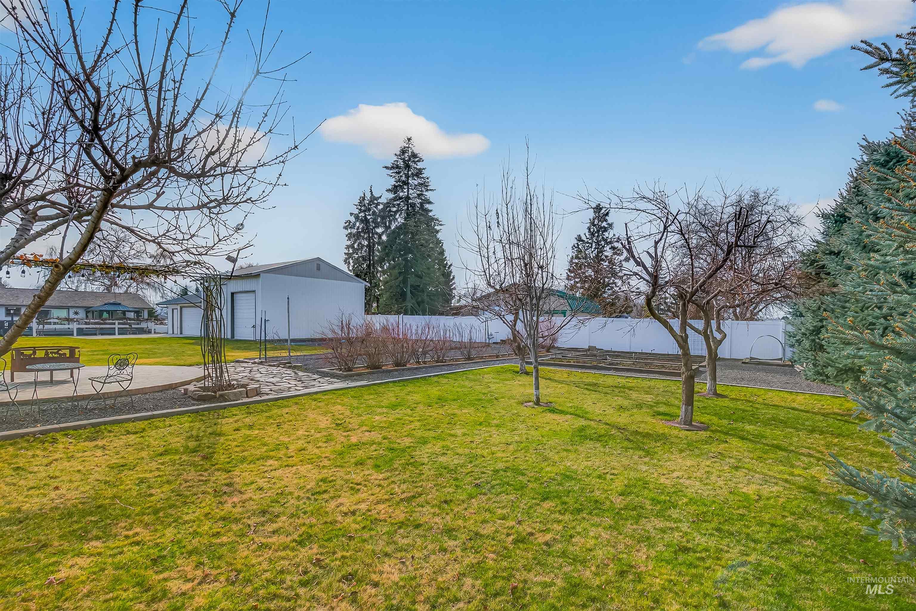 917 Cedar Avenue, Lewiston, Idaho 83501, 4 Bedrooms, 2.5 Bathrooms, Residential For Sale, Price $689,900, 98975331