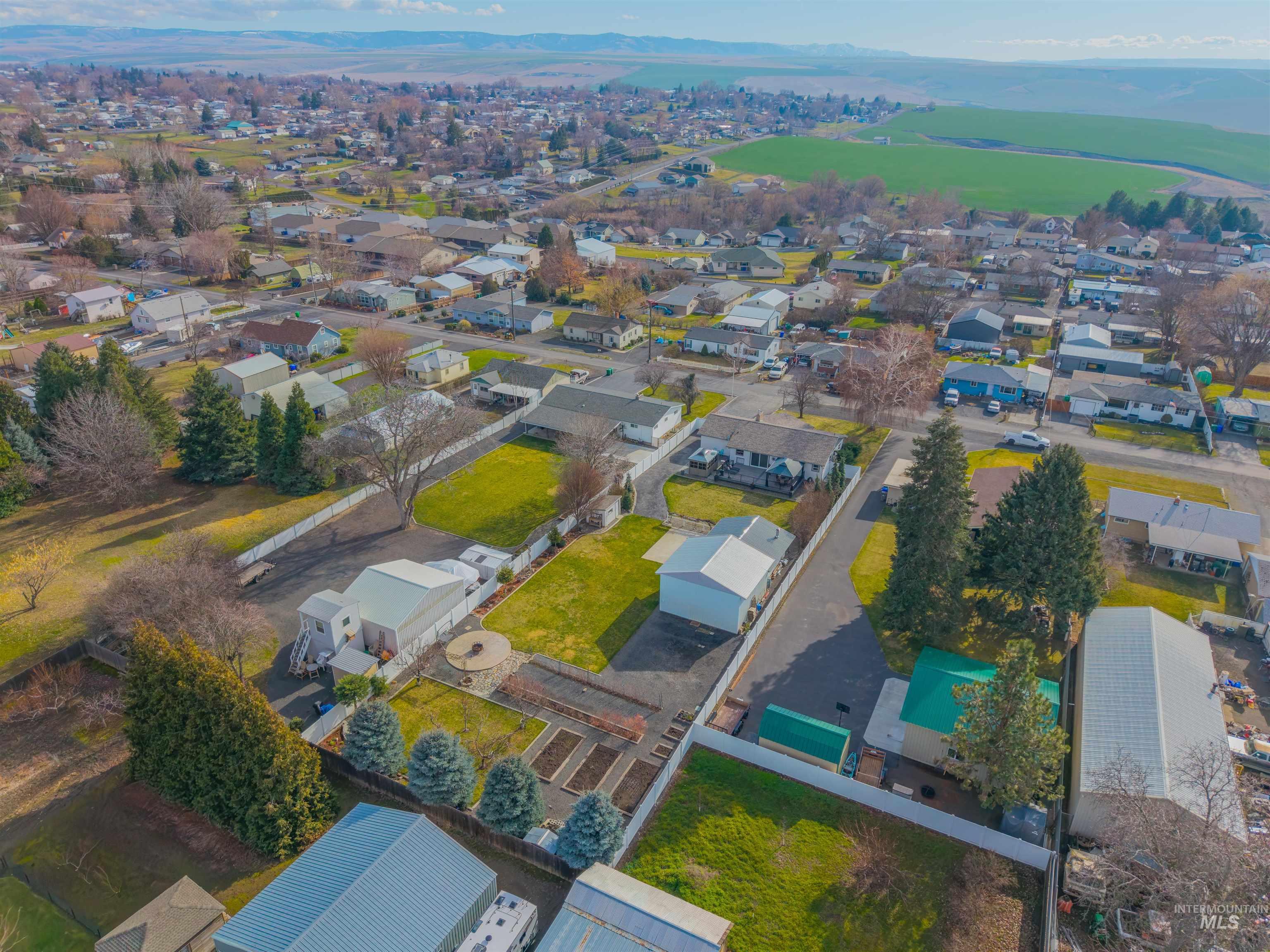 917 Cedar Avenue, Lewiston, Idaho 83501, 4 Bedrooms, 2.5 Bathrooms, Residential For Sale, Price $689,900, 98975331