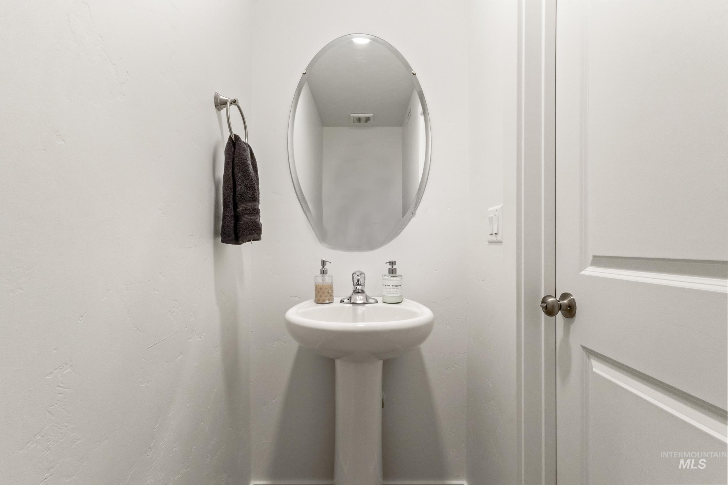 11065 W Hidden Point St, Star, Idaho 83669, 4 Bedrooms, 2.5 Bathrooms, Residential For Sale, Price $450,000, 98975336