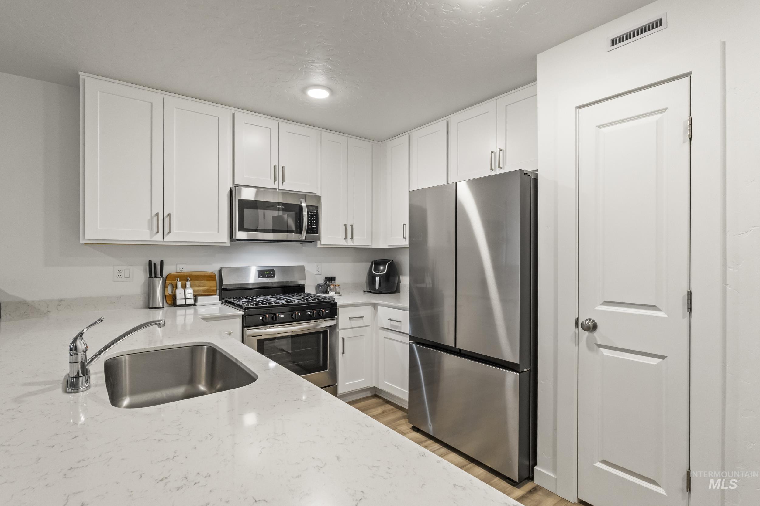 11065 W Hidden Point St, Star, Idaho 83669, 4 Bedrooms, 2.5 Bathrooms, Residential For Sale, Price $450,000, 98975336