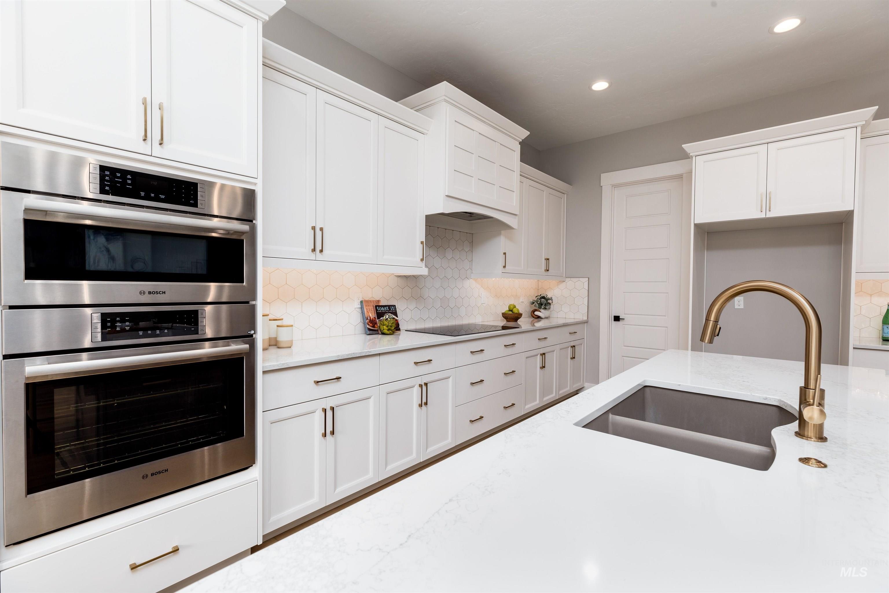 6121 S Cubola Way, Meridian, Idaho 83642, 4 Bedrooms, 2.5 Bathrooms, Residential For Sale, Price $879,000,MLS 98975338