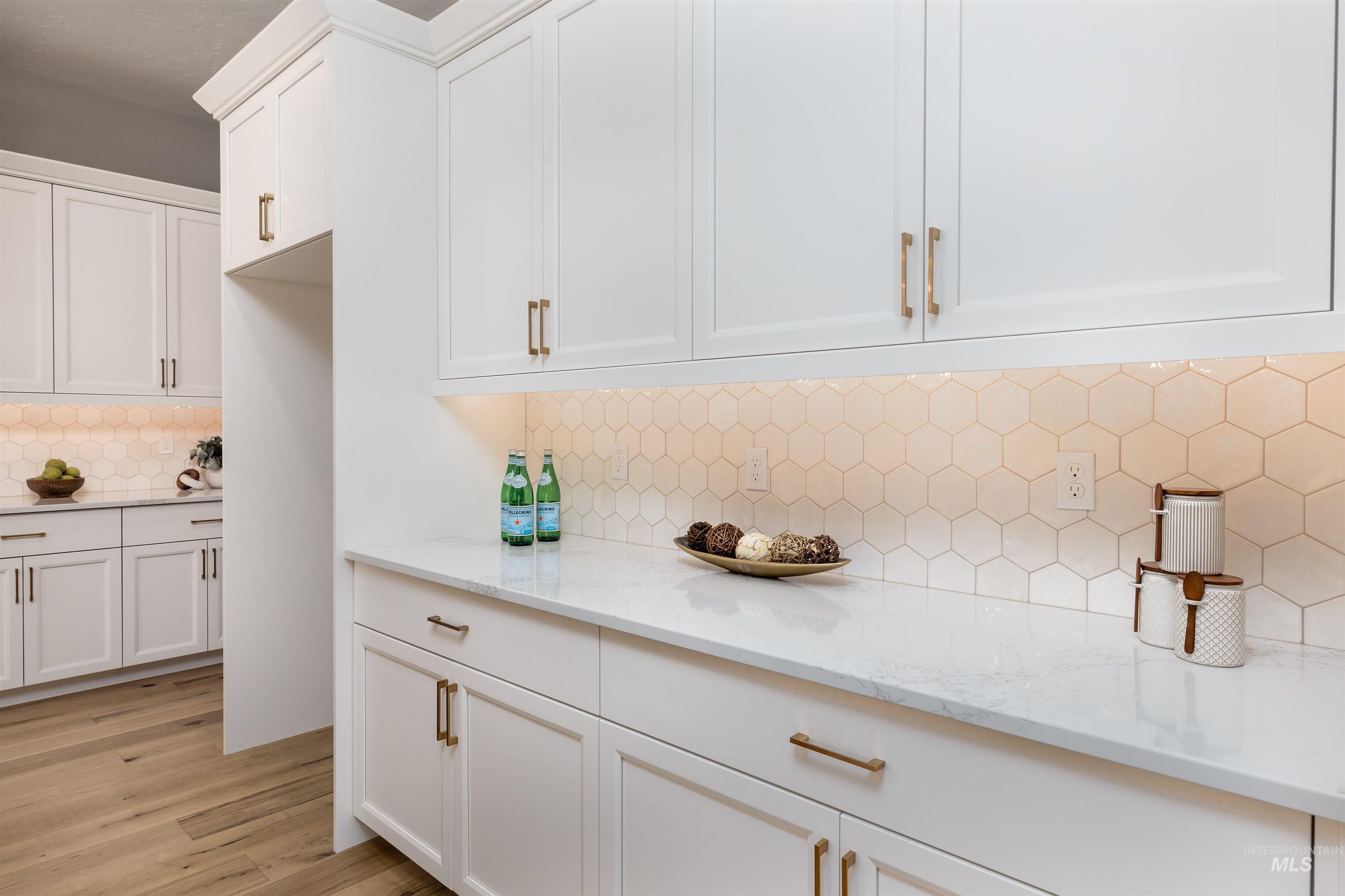 6121 S Cubola Way, Meridian, Idaho 83642, 4 Bedrooms, 2.5 Bathrooms, Residential For Sale, Price $879,000,MLS 98975338