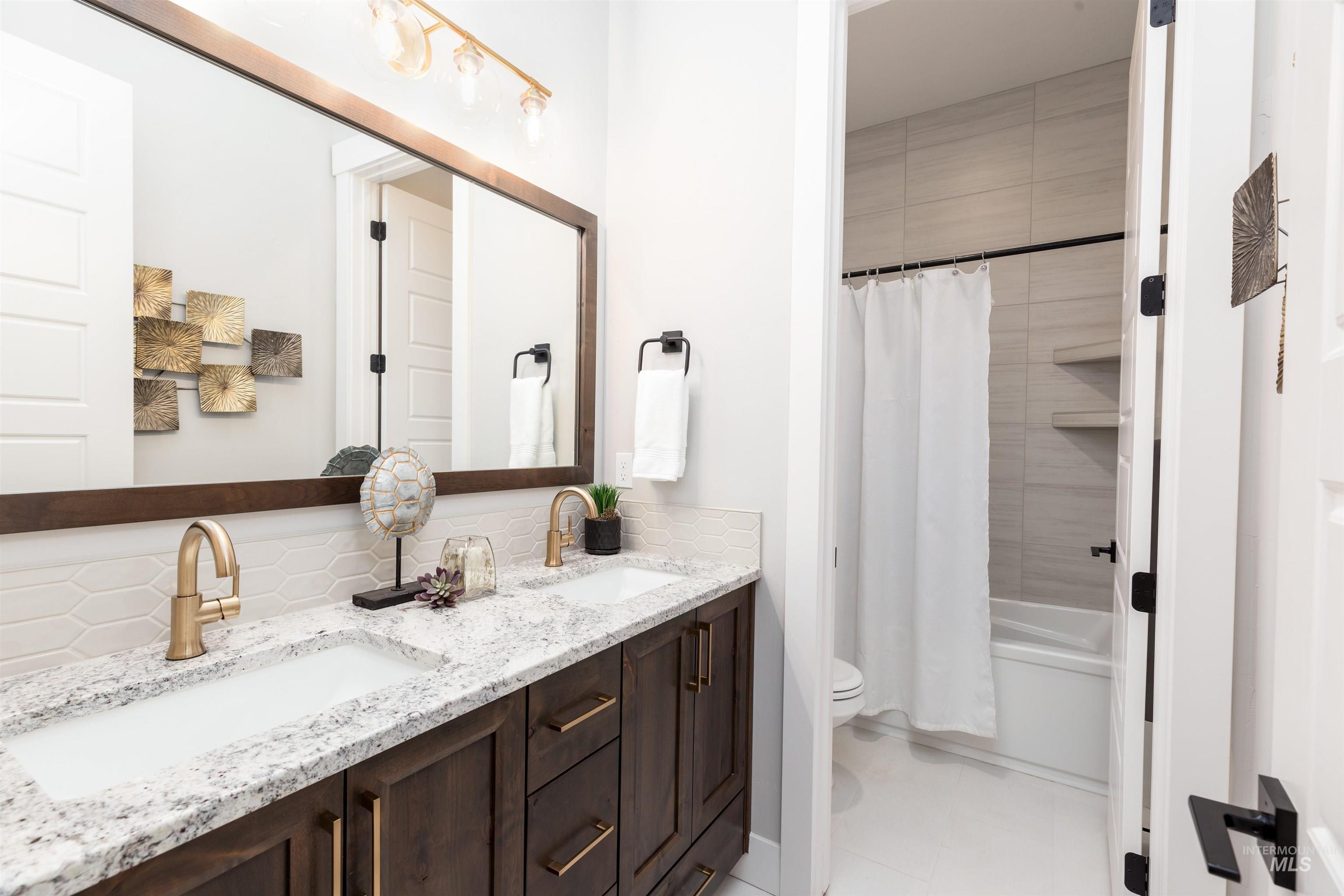 6121 S Cubola Way, Meridian, Idaho 83642, 3 Bedrooms, 2.5 Bathrooms, Residential For Sale, Price $849,900,MLS 98975338