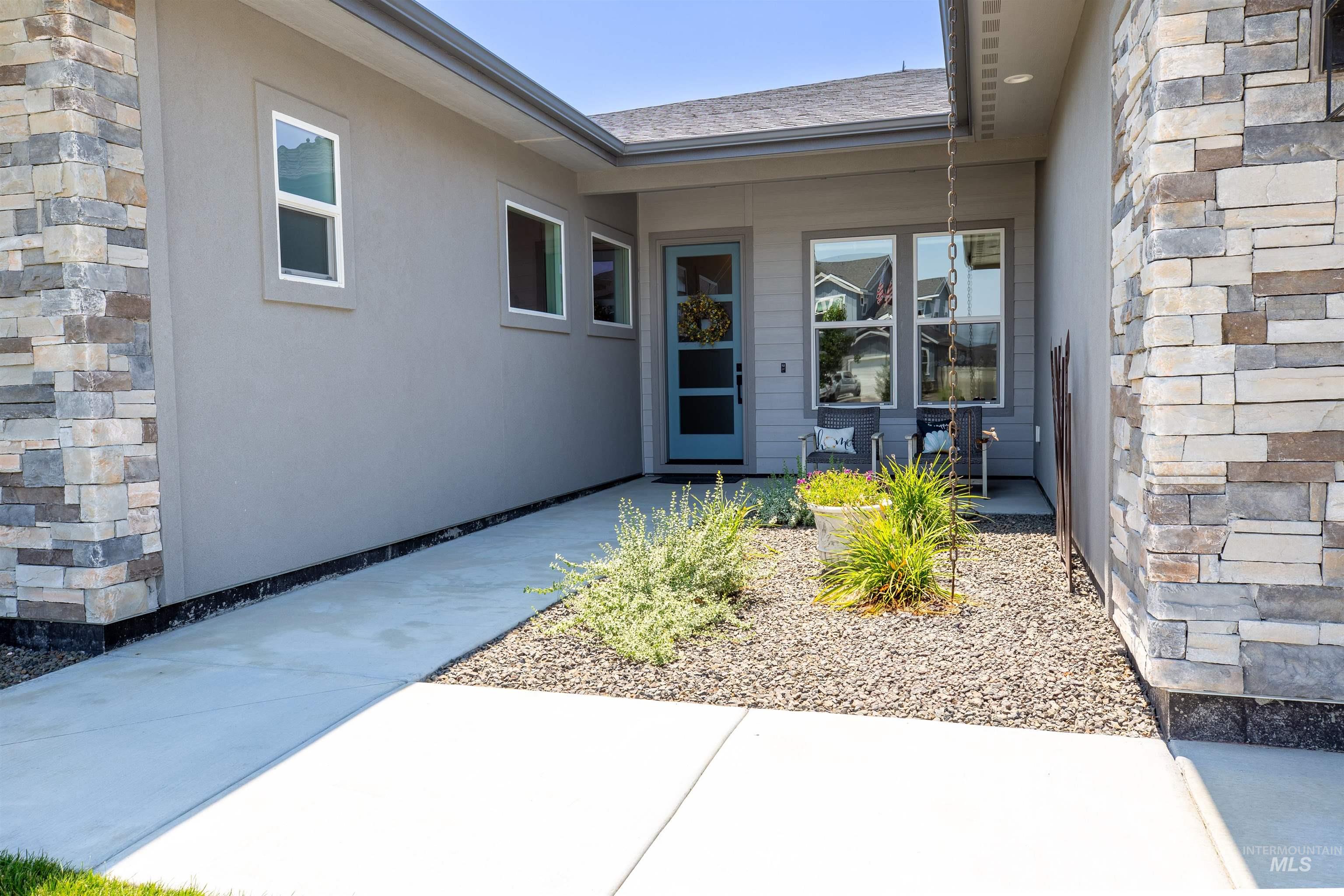 6121 S Cubola Way, Meridian, Idaho 83642, 4 Bedrooms, 2.5 Bathrooms, Residential For Sale, Price $879,000,MLS 98975338