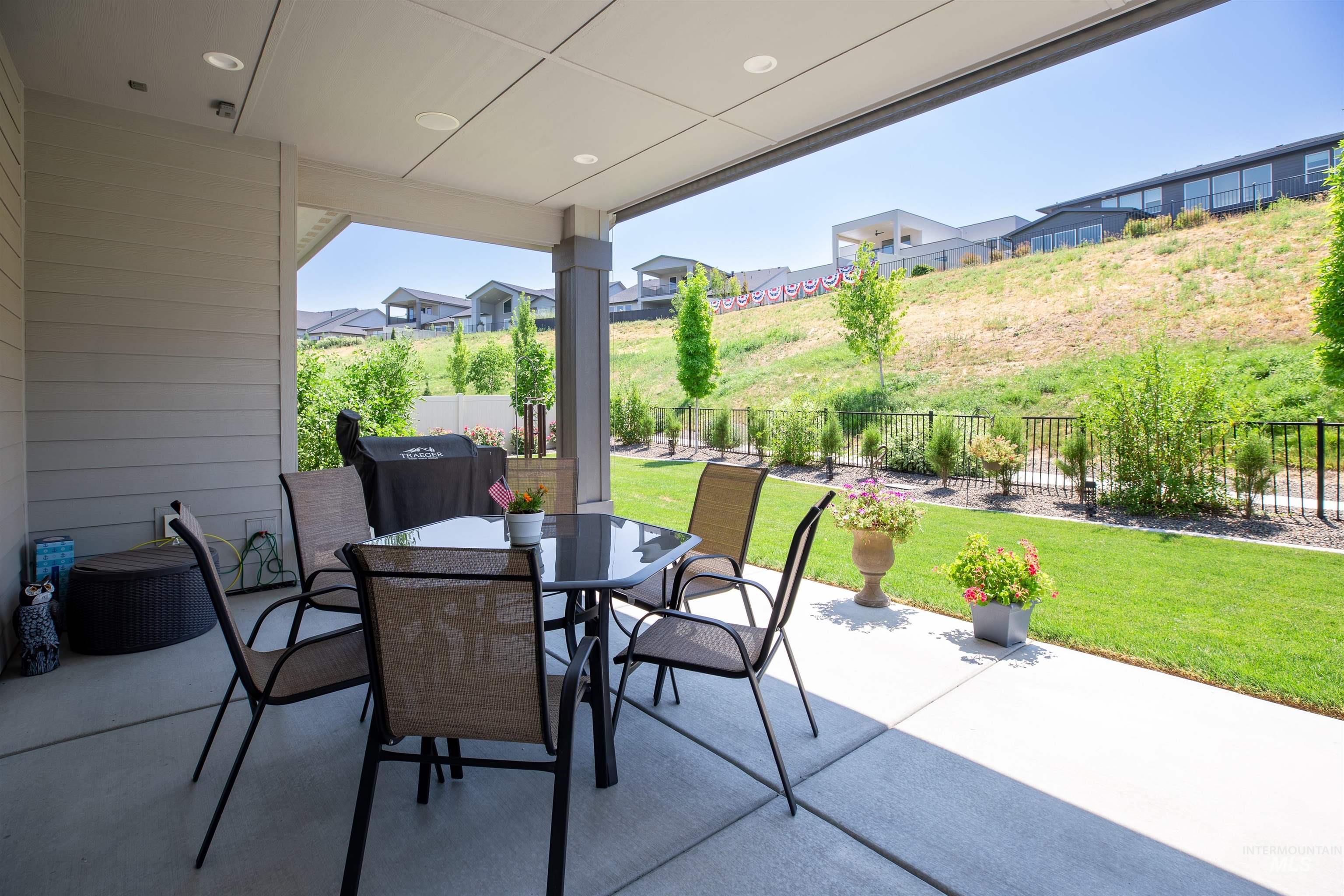 6121 S Cubola Way, Meridian, Idaho 83642, 4 Bedrooms, 2.5 Bathrooms, Residential For Sale, Price $879,000,MLS 98975338